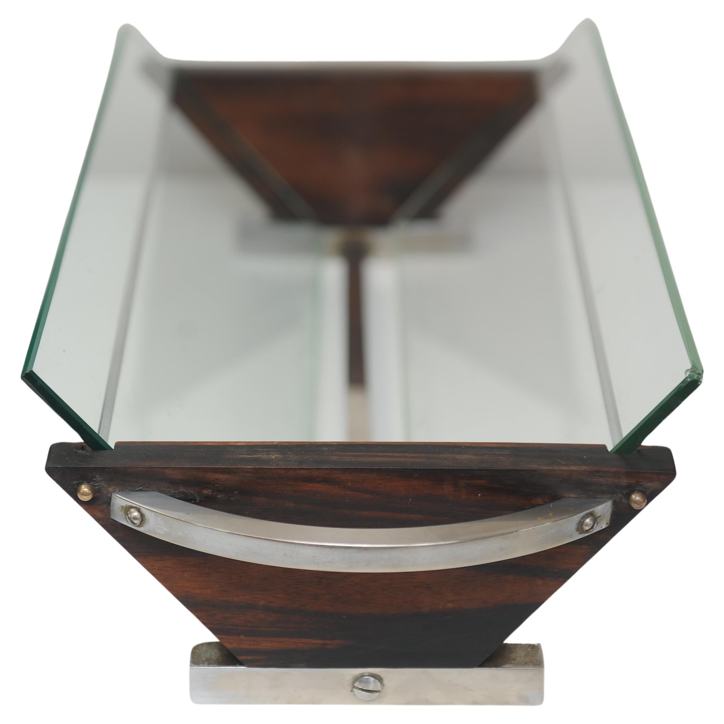 Ein Jacques Adnet Stil Art Deco Hartholz, Chrom und Glas Obst oder Buch Trog im Zustand „Gut“ im Angebot in Reading, Berkshire