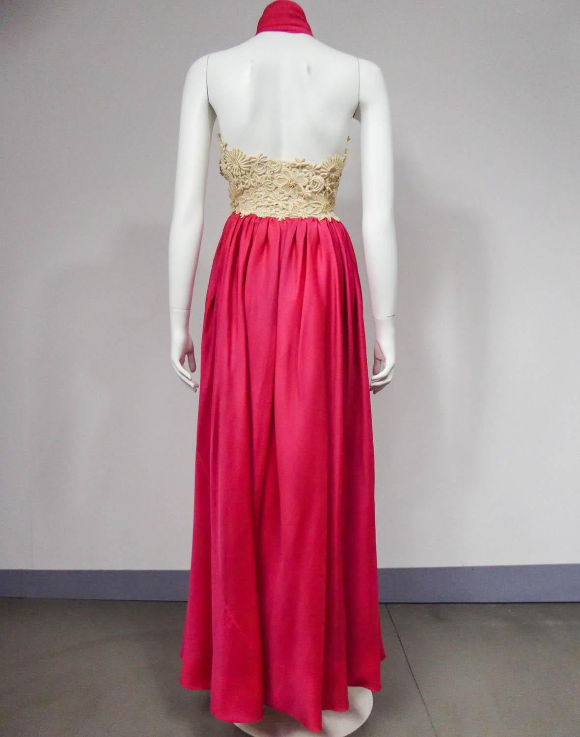 Rouge Jacques Griffe - Robe de soirée haute couture française en mousseline et dentelle, circa 1958 en vente
