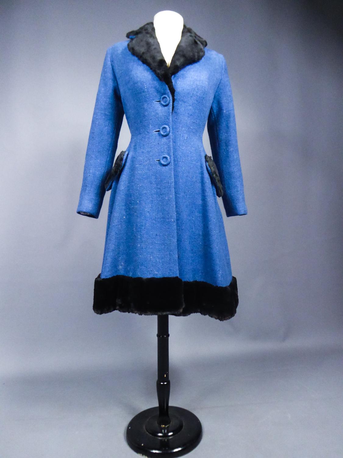 Jacques Heim Couture-Mantel aus Wolle und Pelz, um 1960 (Blau) im Angebot