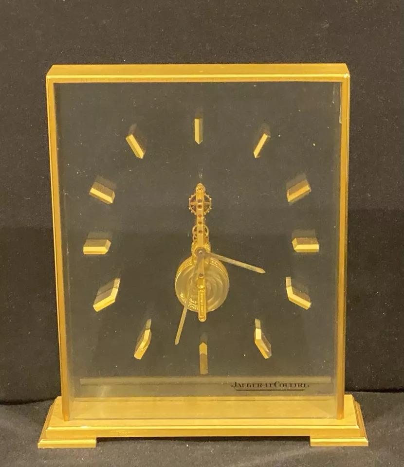 20ième siècle Horloge de table ou de bureau 8 jours Jaeger-LeCoultre Circa 1950. Service complet en vente