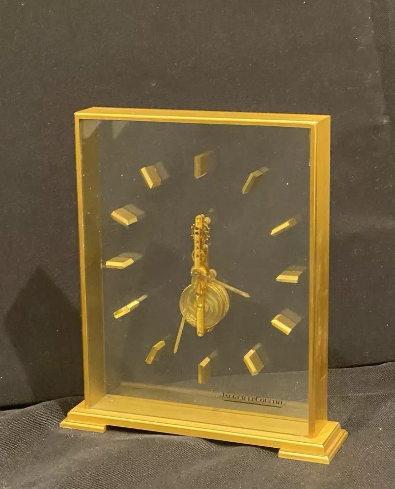 Laiton Horloge de table ou de bureau 8 jours Jaeger-LeCoultre Circa 1950. Service complet en vente