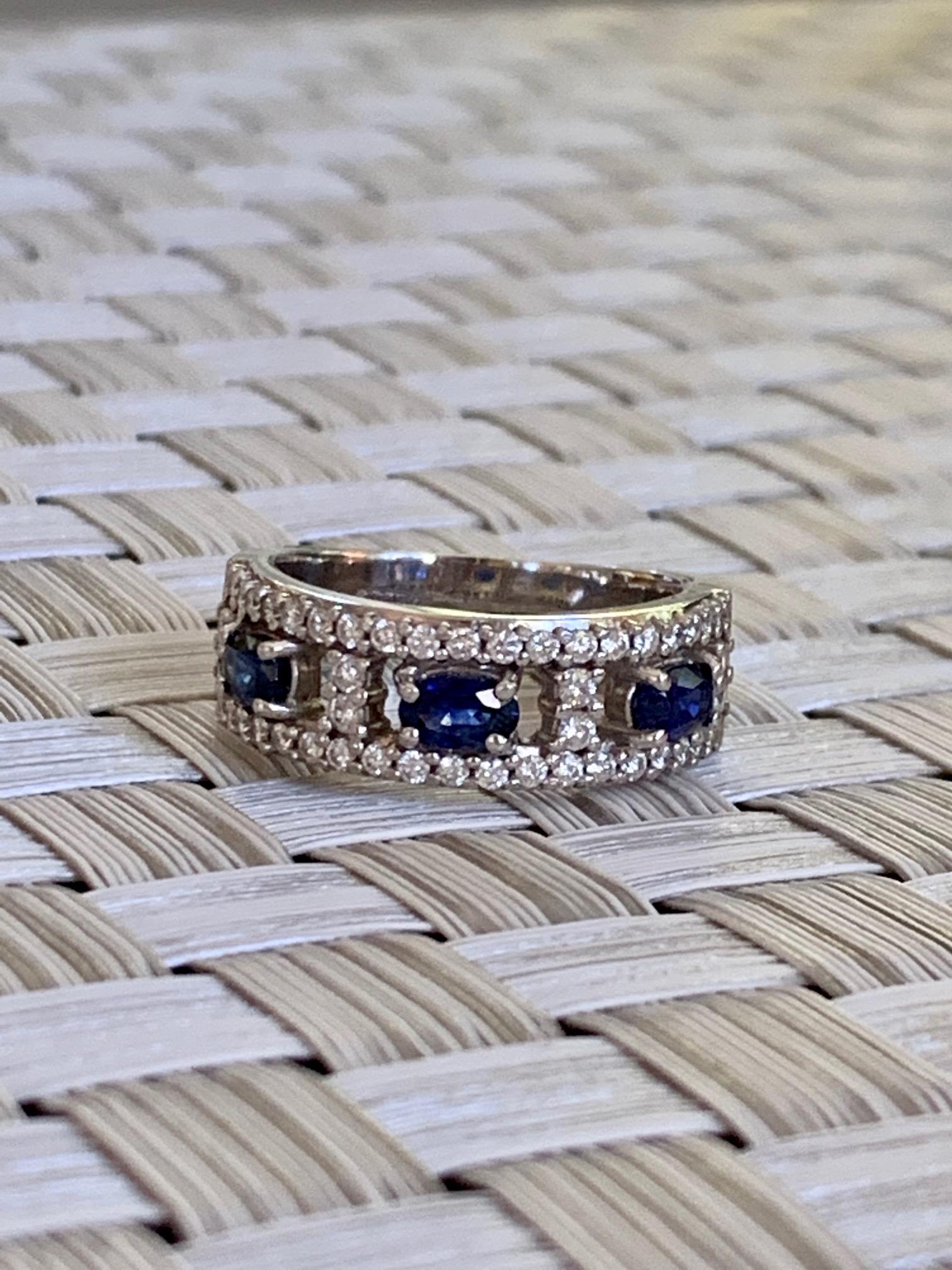A. Jaffe Band Style Blue Sapphire and Diamond 18 Karat White Gold Ring For Sale 2