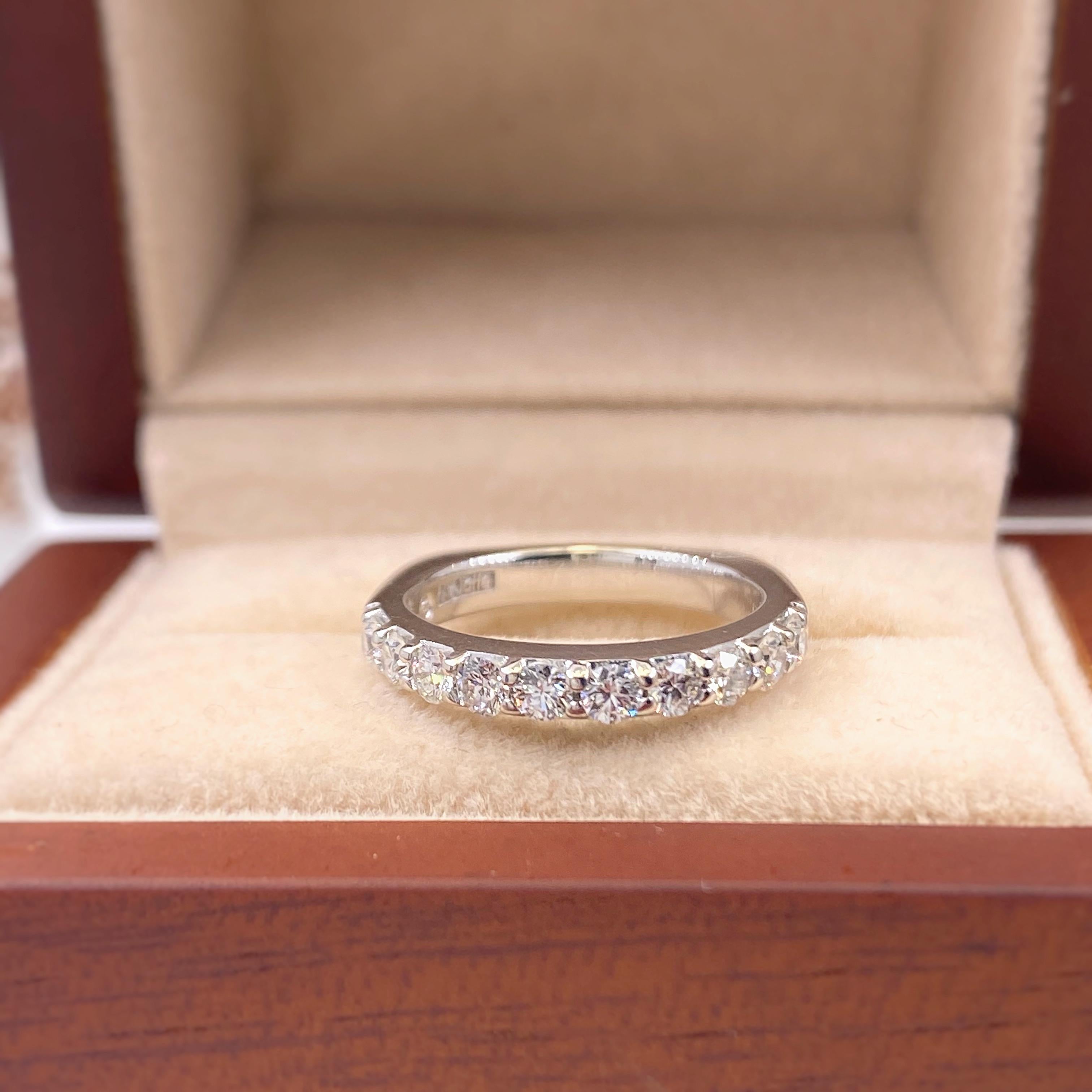 A. JAFFE Round 10 Diamond Signature Wedding Band Ring 18 Karat White Gold For Sale 7