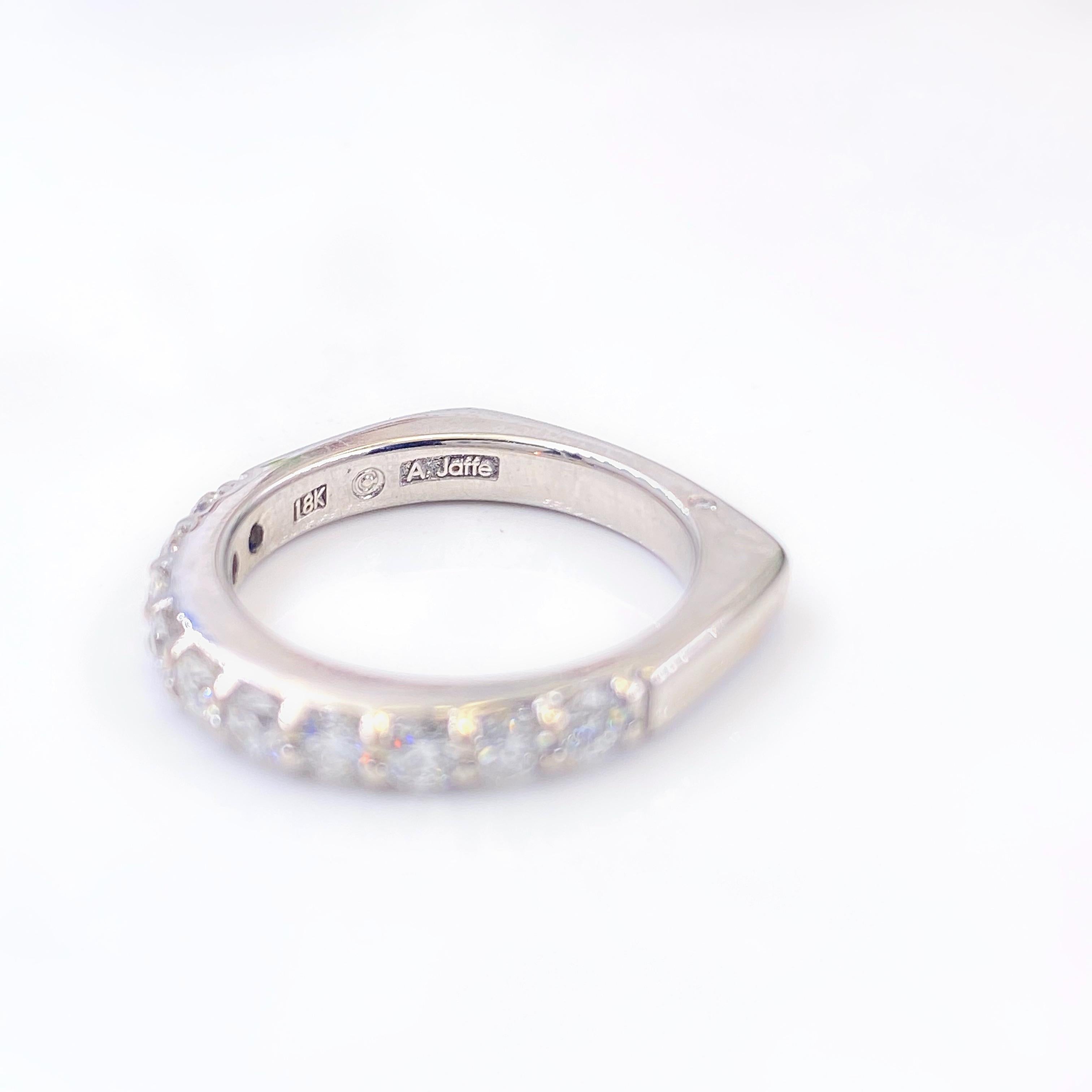 A. JAFFE Round 10 Diamond Signature Wedding Band Ring 18 Karat White Gold For Sale 4