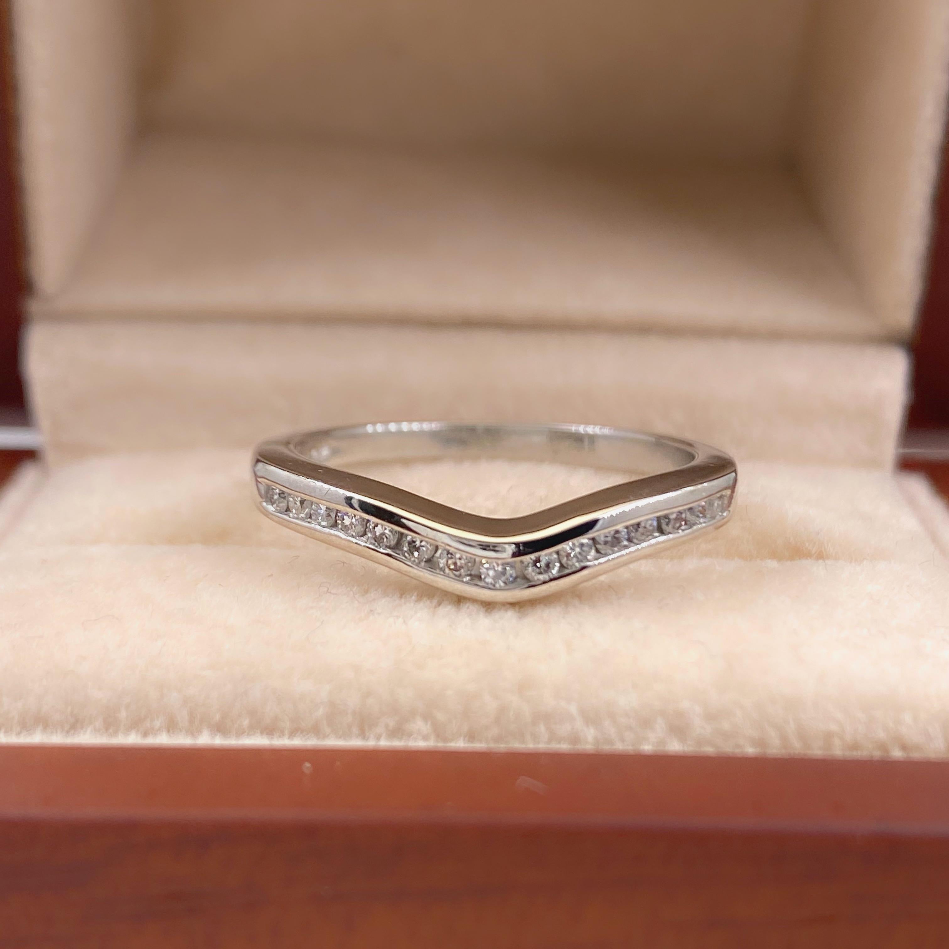 Round Cut A. JAFFE Round Diamond Classic V Signature Wedding Band Ring Platinum #11 For Sale