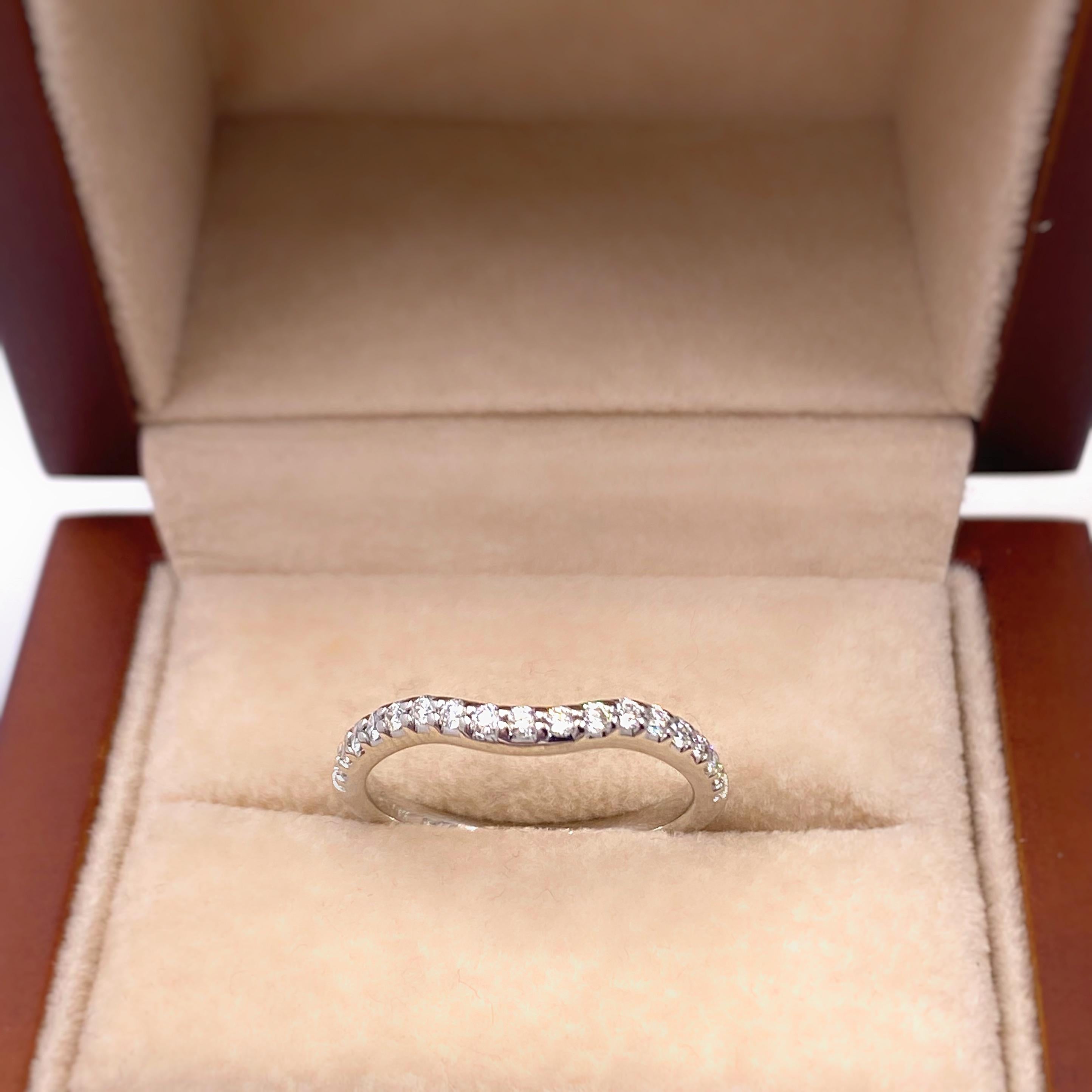 A. Jaffe Round Diamond Contour Wedding Band Ring 18 Karat White Gold #1 For Sale 5