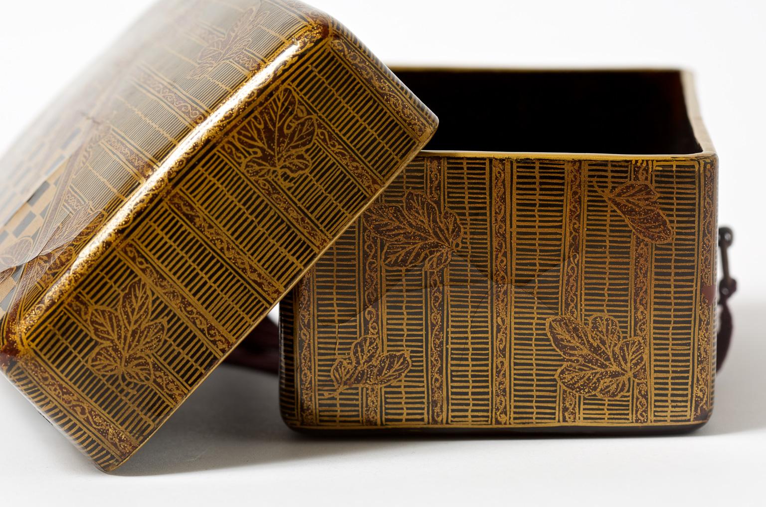 A Japanese antique sweet-Box 'Kashibako' Edo Period (1603-1868), 17th Century 1