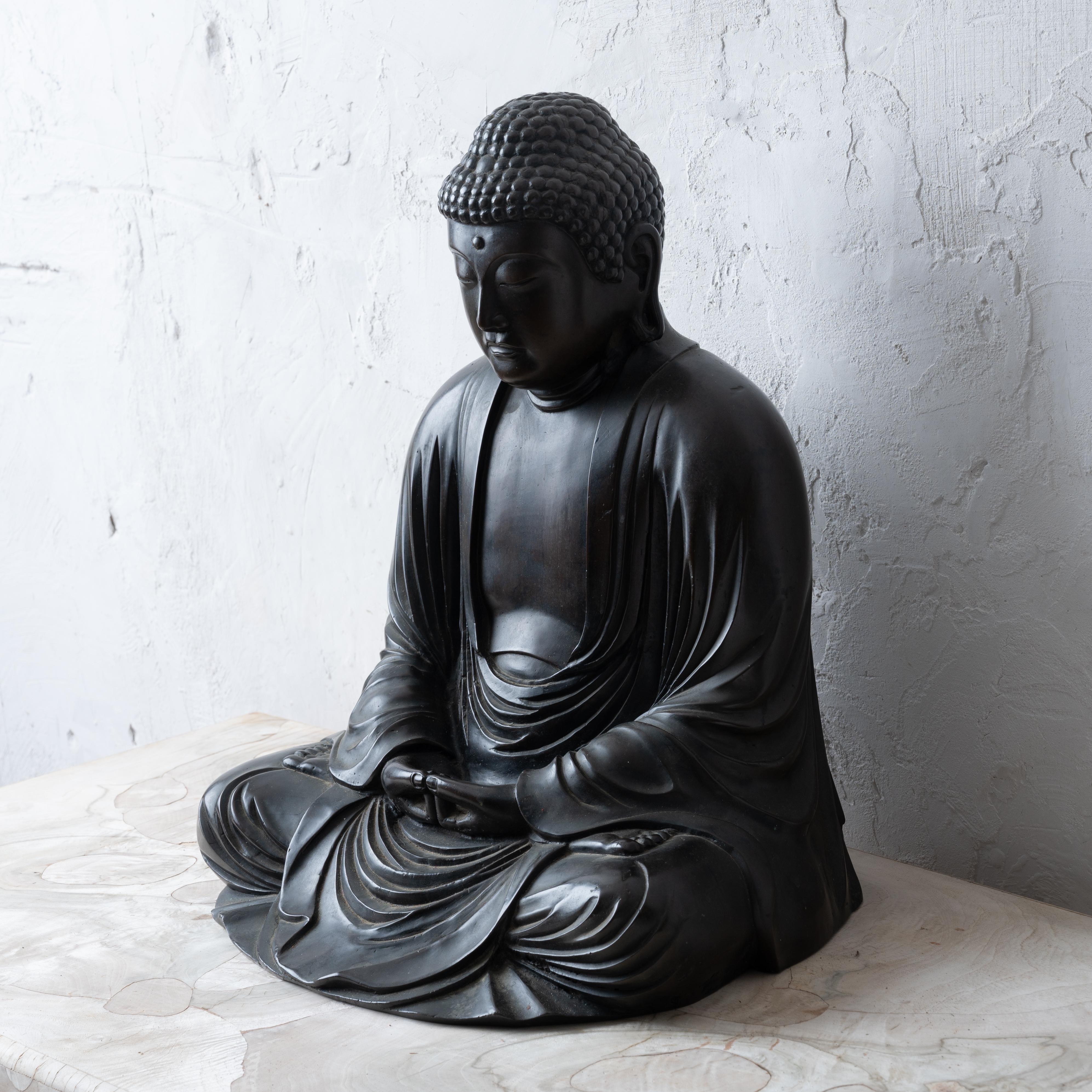 A Japanese Bronze Buddha In Good Condition For Sale In Savannah, GA