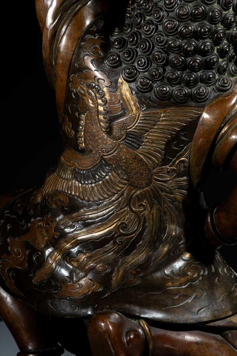 19th Century Sculpture japonaise en bronze représentant un oni avec un kōro de cérémonie en vente