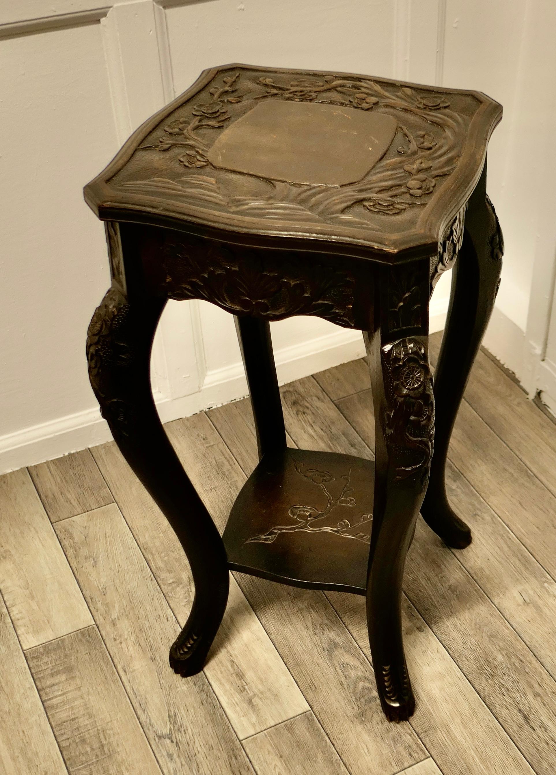 Japanese Carved Lamp Table In Good Condition For Sale In Chillerton, Isle of Wight