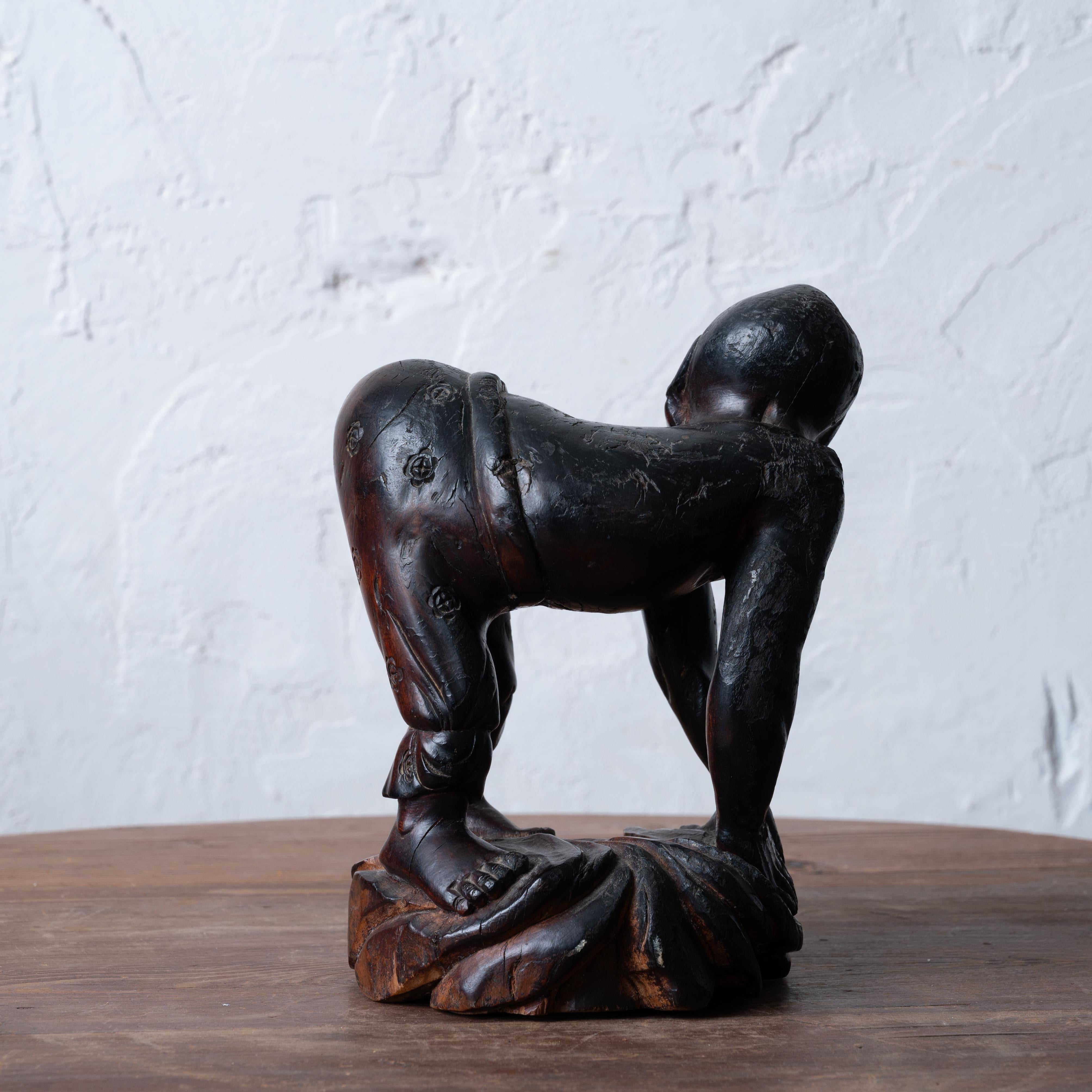 Figure japonaise de Yōkai à racines sculptées, période Meiji en vente 2