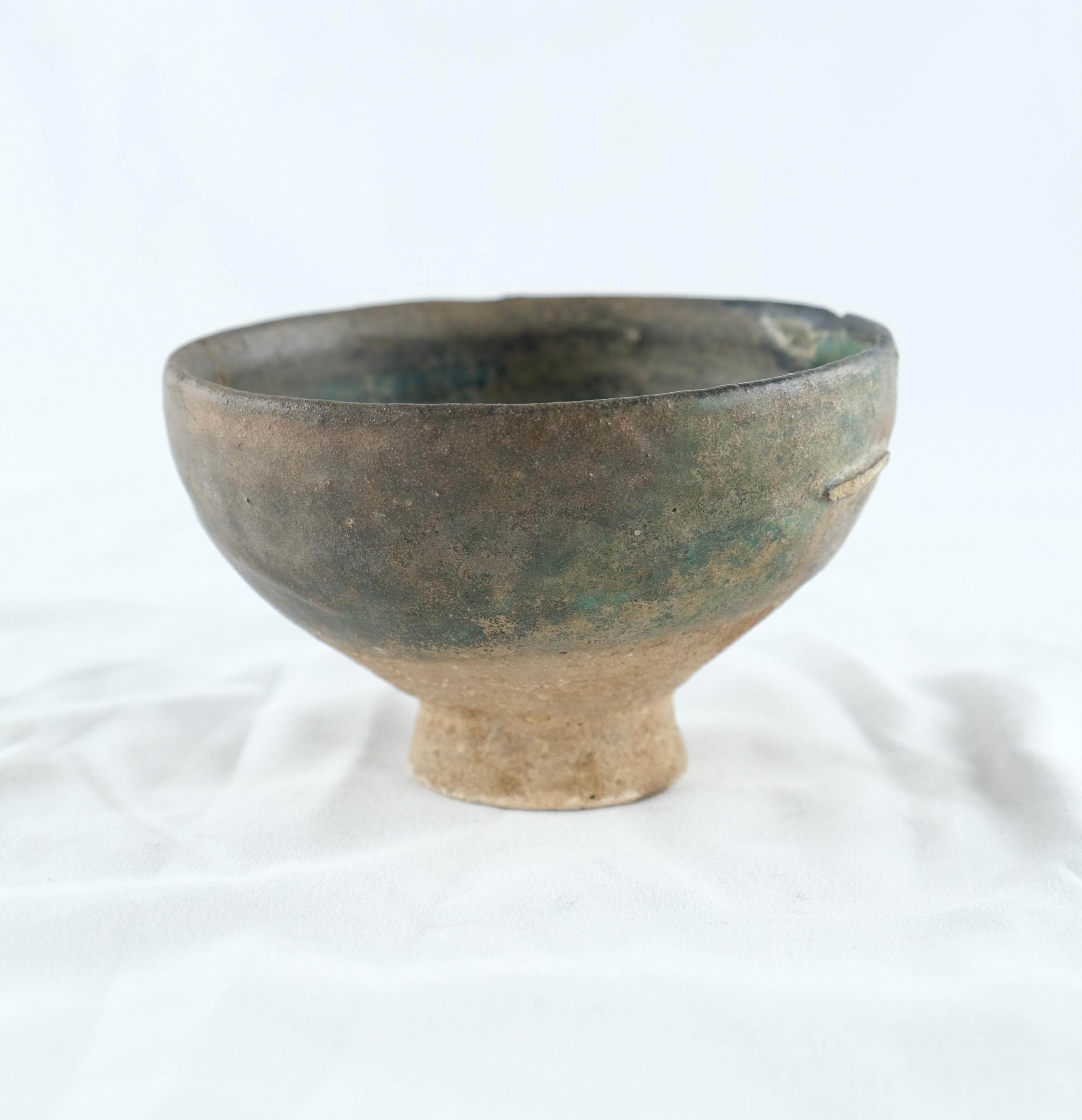 A Japanese Chawan. Glazed pottery. 19th century or older. Provenance: Swedish early 20th century collection.