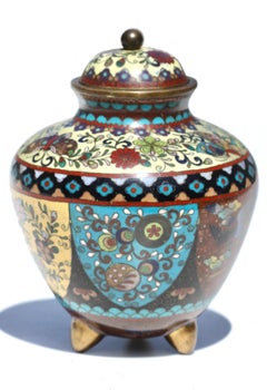 Japanische Cloisonné-Vase und Deckel aus der Meiji-Periode
