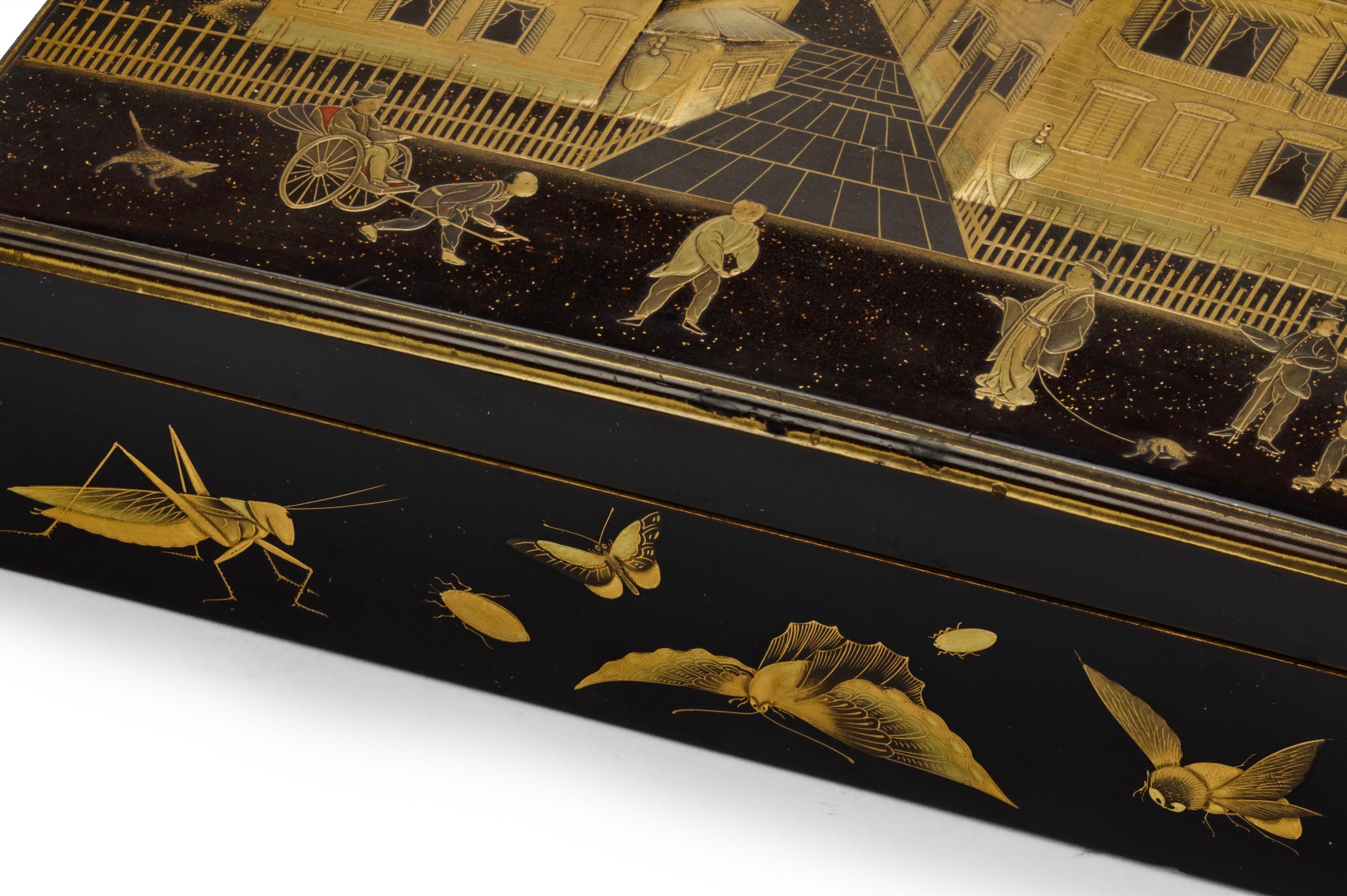 Caja de laca japonesa de exportación con una representación del Gran Hotel de Yokohama Japonés en venta