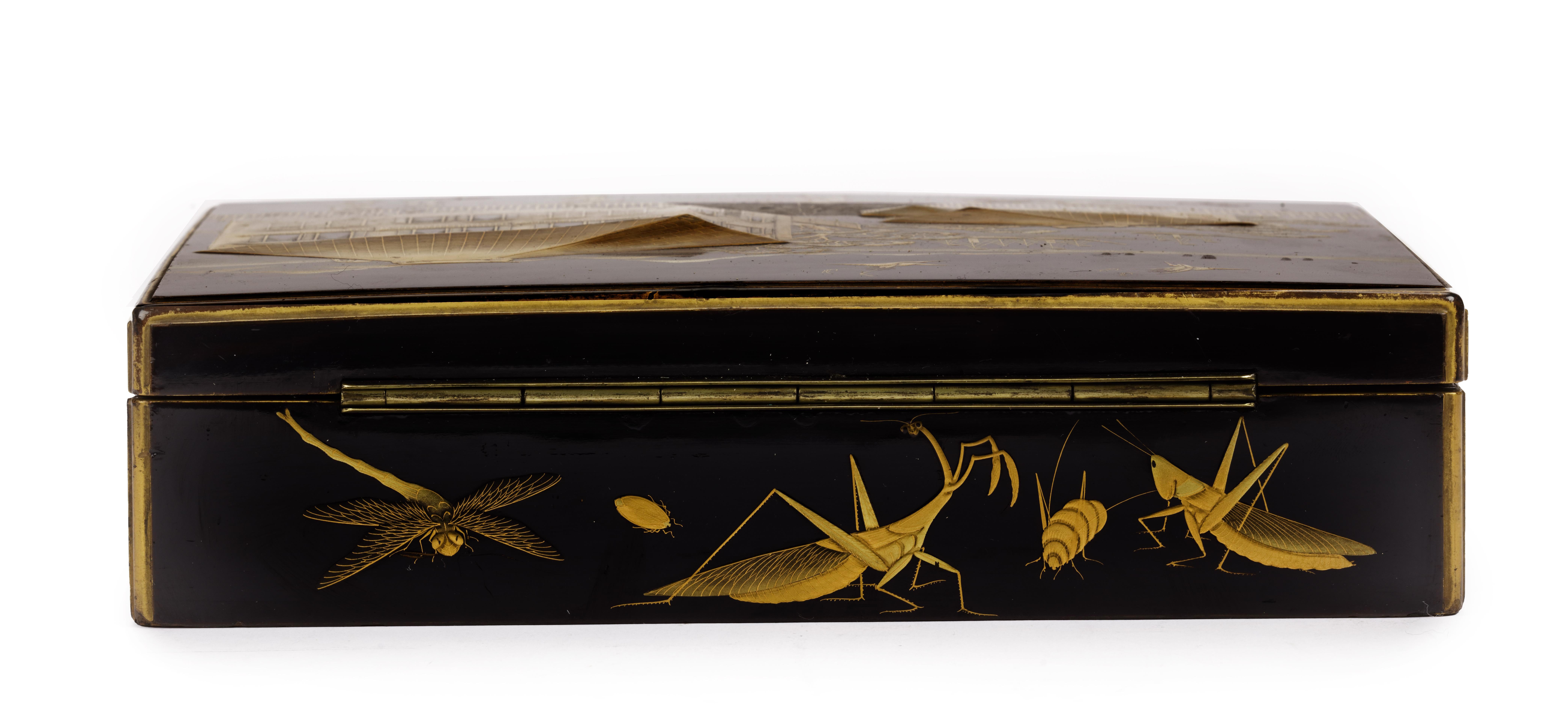 19th Century A Japanese export lacquer box with depiction of the Grand Hotel, Yokohama For Sale
