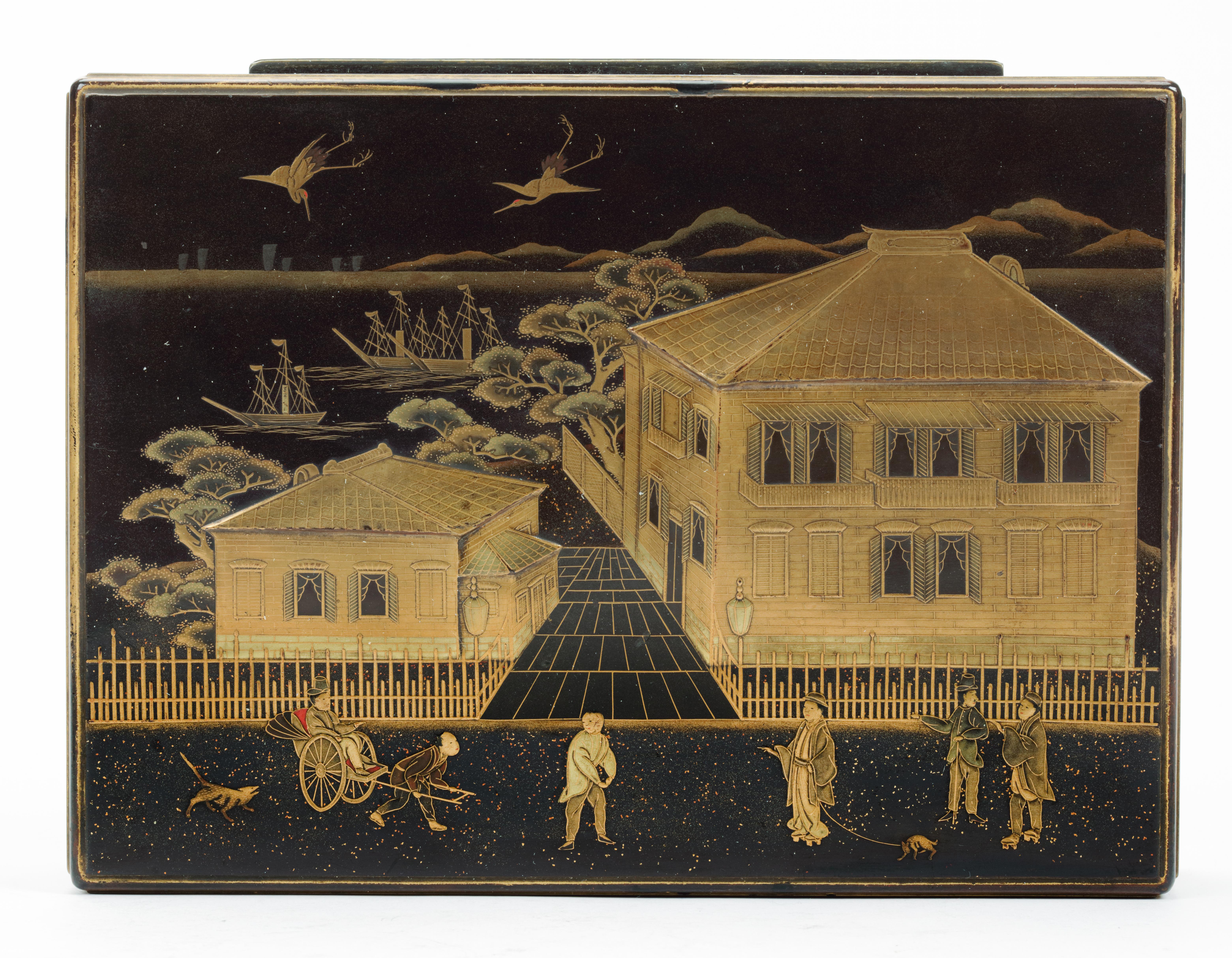 Gold A Japanese export lacquer box with depiction of the Grand Hotel, Yokohama For Sale