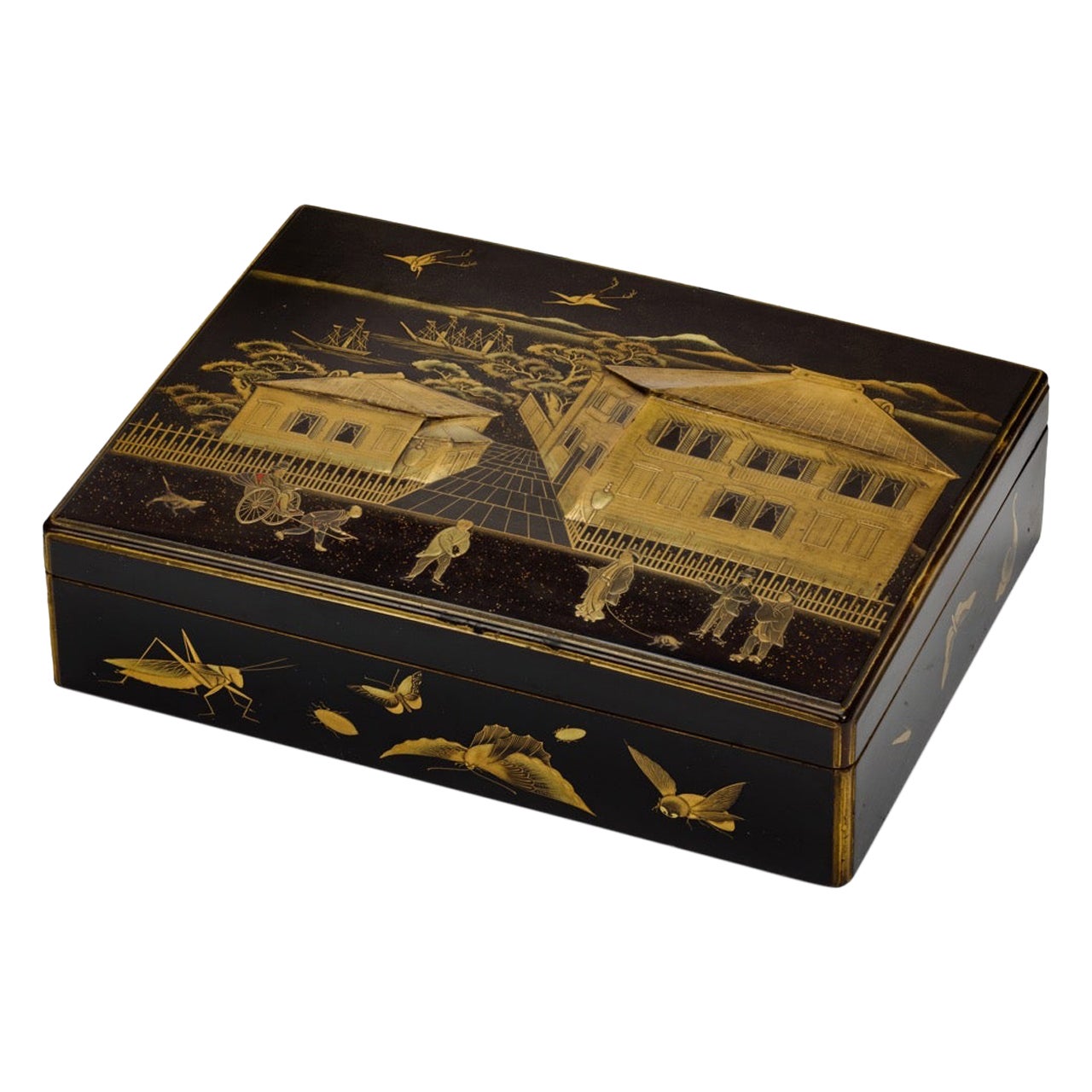 Caja de laca japonesa de exportación con una representación del Gran Hotel de Yokohama en venta