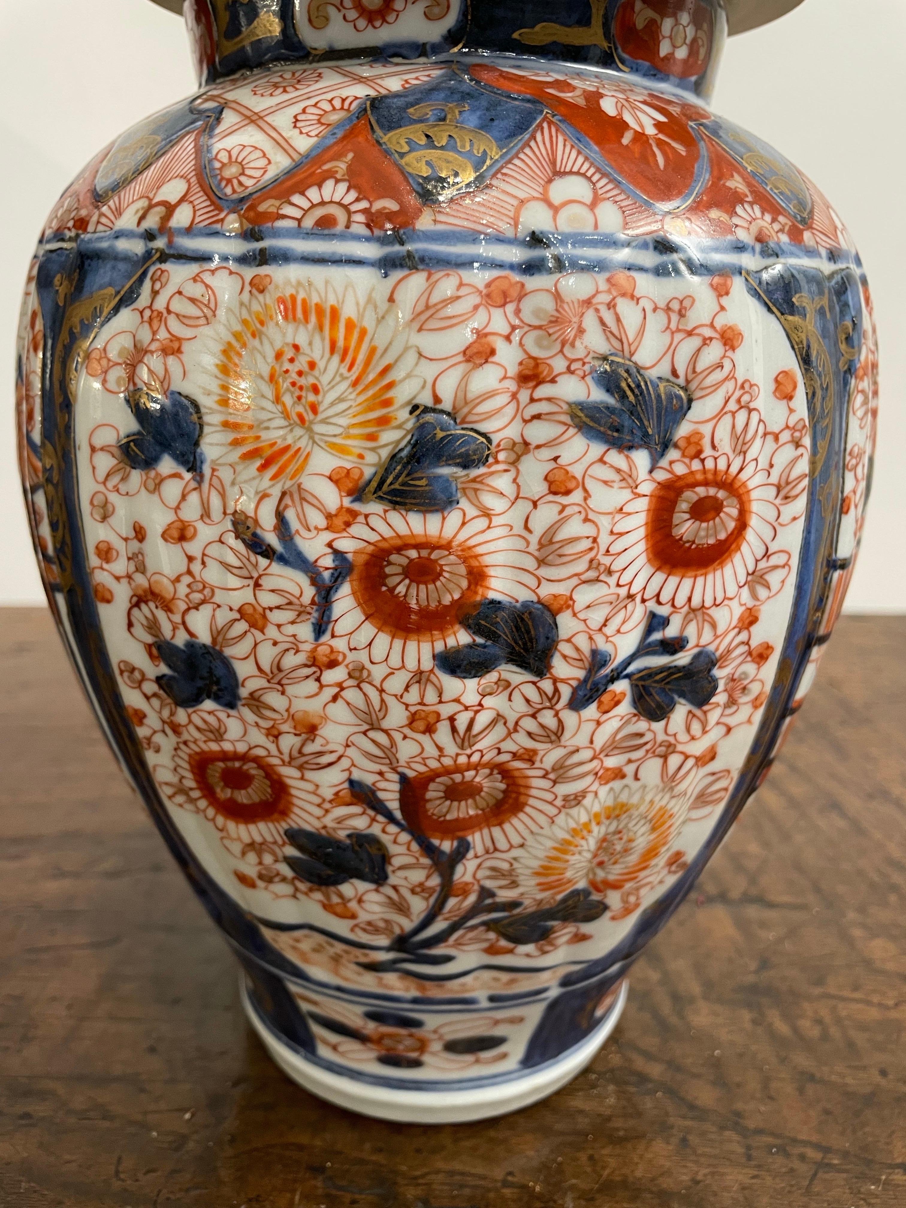 A Japanese Fluted and Covered Imari Baluster Vase, 19th Century For Sale 1