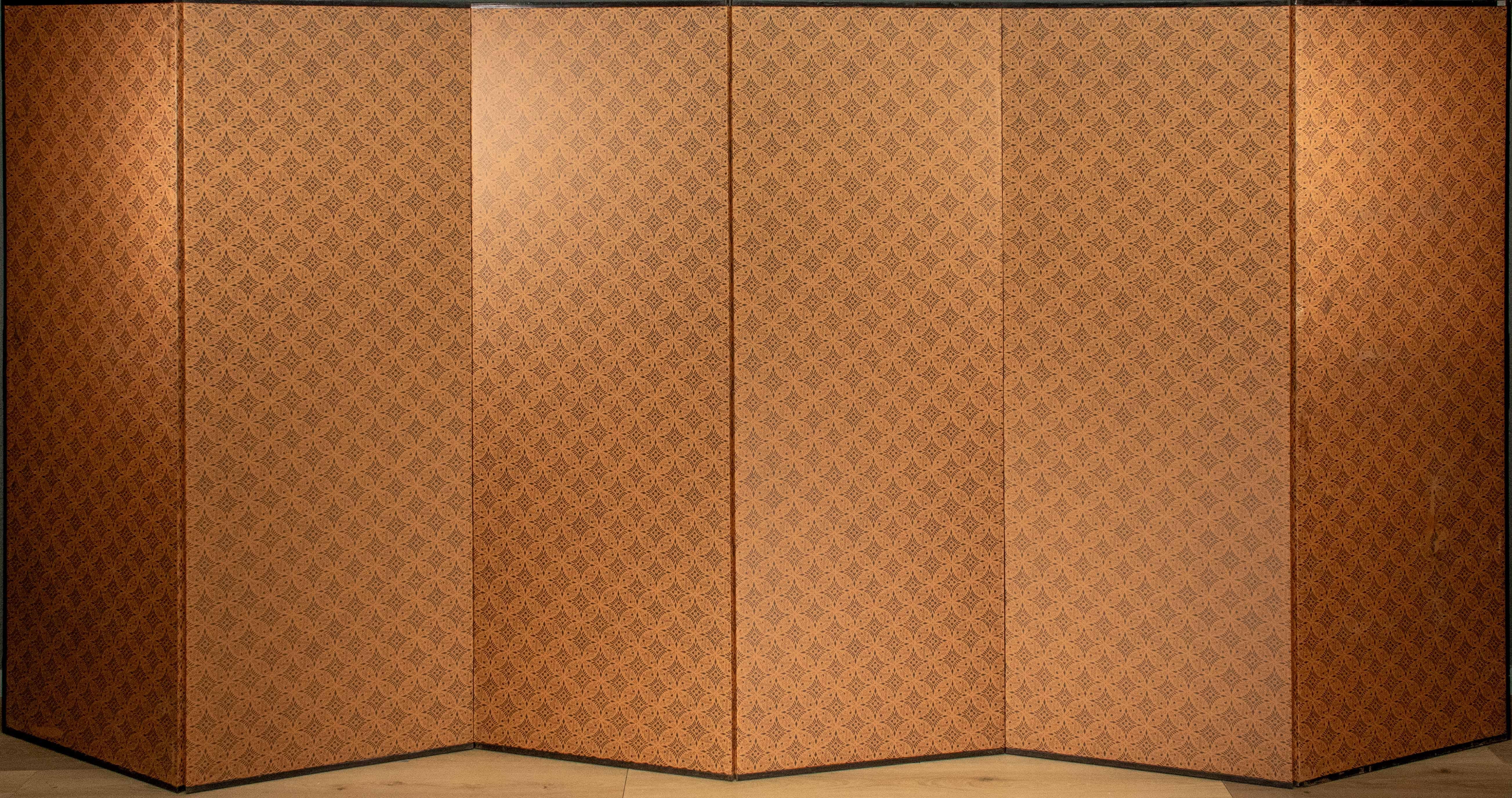A Japanese folding screen depicting an agricultural landscape, signed Eisho Kano in vendita 3