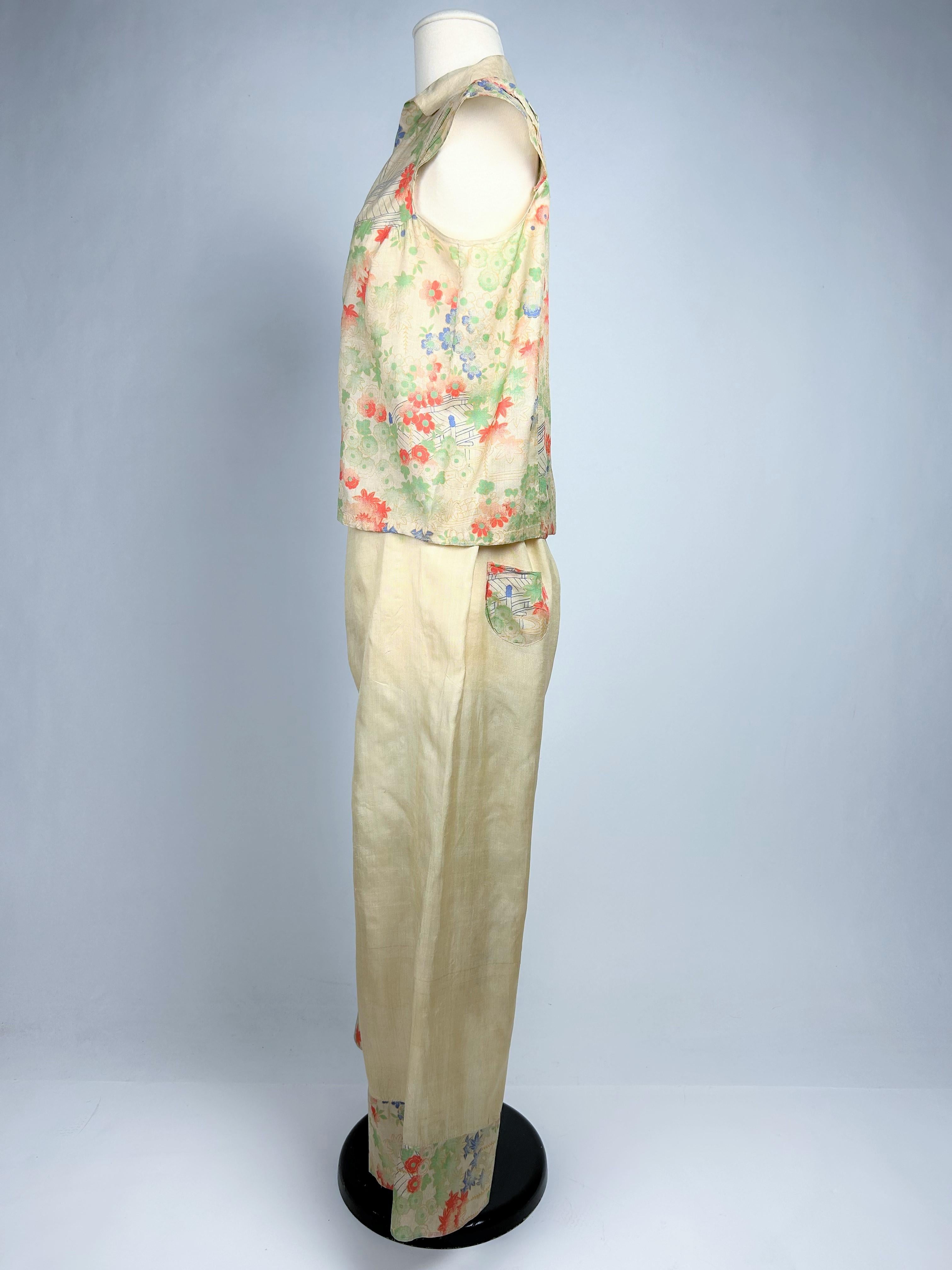 A Japanese inspiration printed silk evening pyjamas - France Circa 1930 For Sale 6