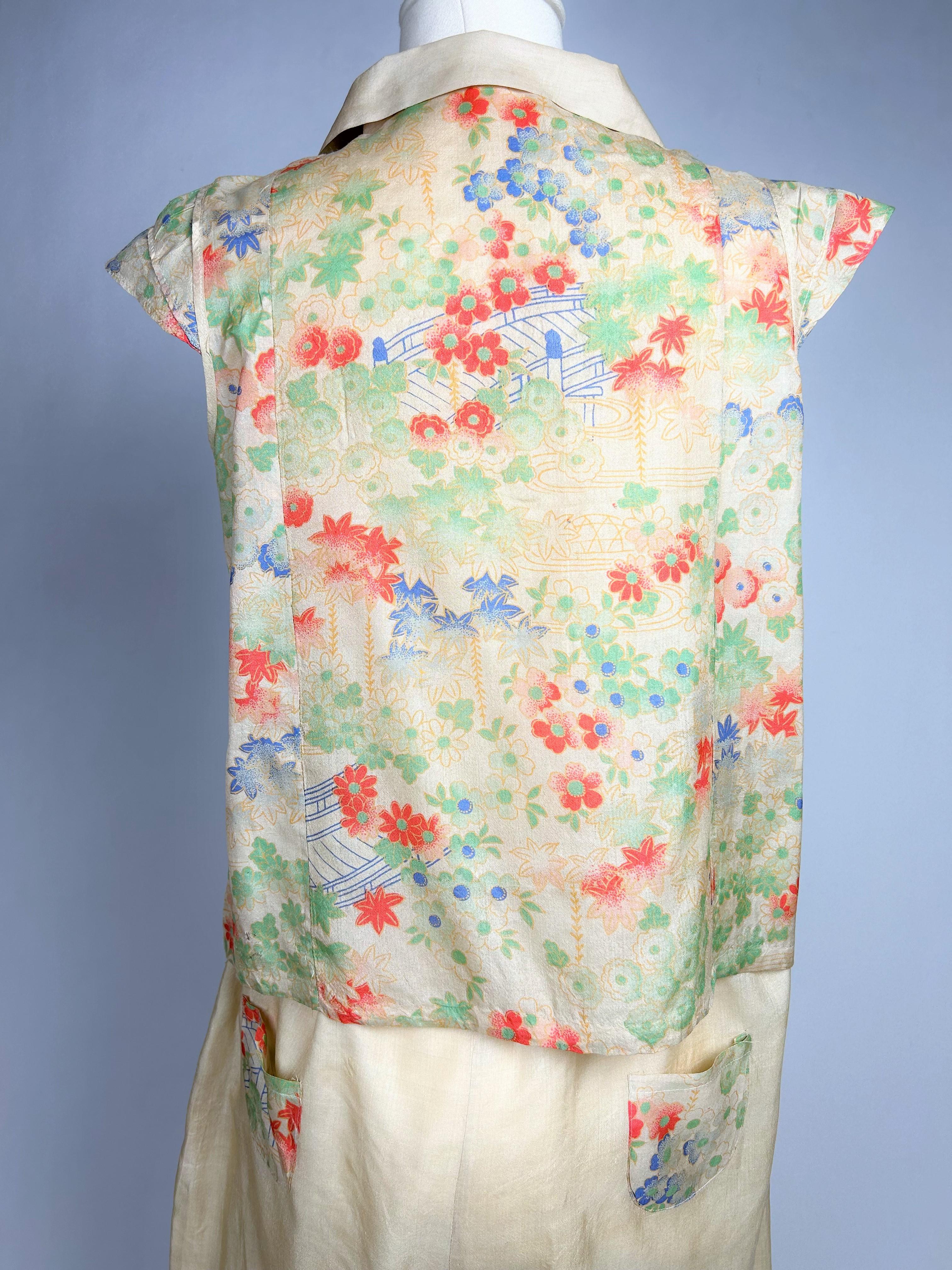 A Japanese inspiration printed silk evening pyjamas - France Circa 1930 For Sale 8