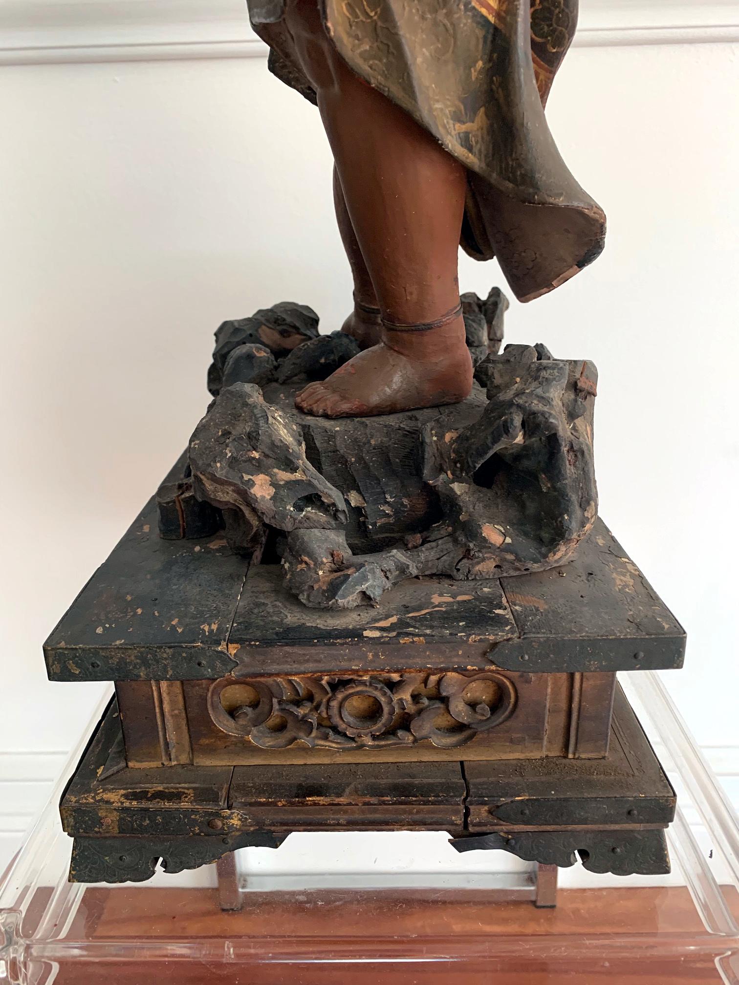 Estatua Budista Japonesa de Madera Lacada y Dorada del Periodo Edo en venta 5