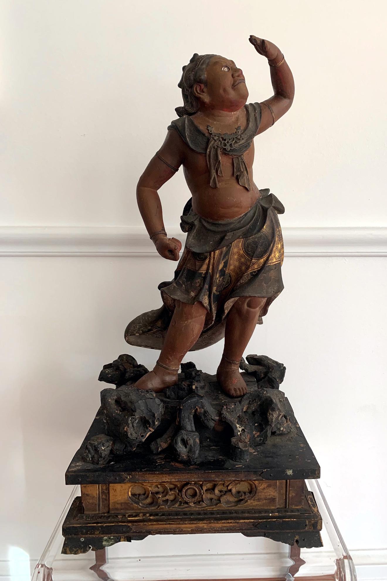Estatua Budista Japonesa de Madera Lacada y Dorada del Periodo Edo en venta 7