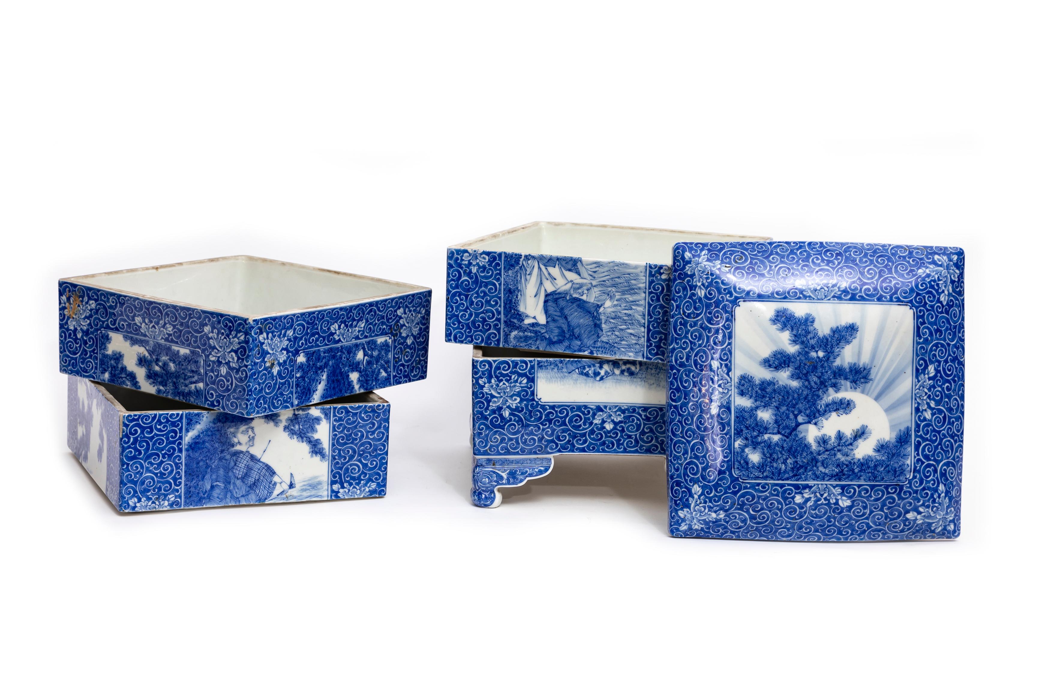 A Japanese Meiji Period Blue and White Porcelain 5-Tier Presentation Box For Sale 12