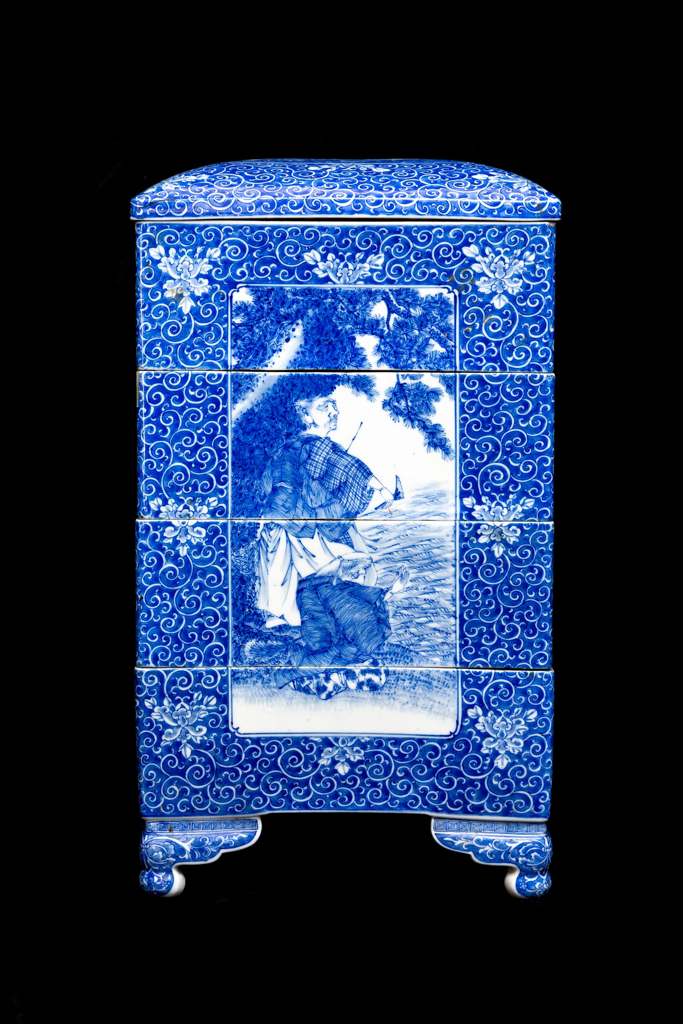 Hand-Painted A Japanese Meiji Period Blue and White Porcelain 5-Tier Presentation Box For Sale
