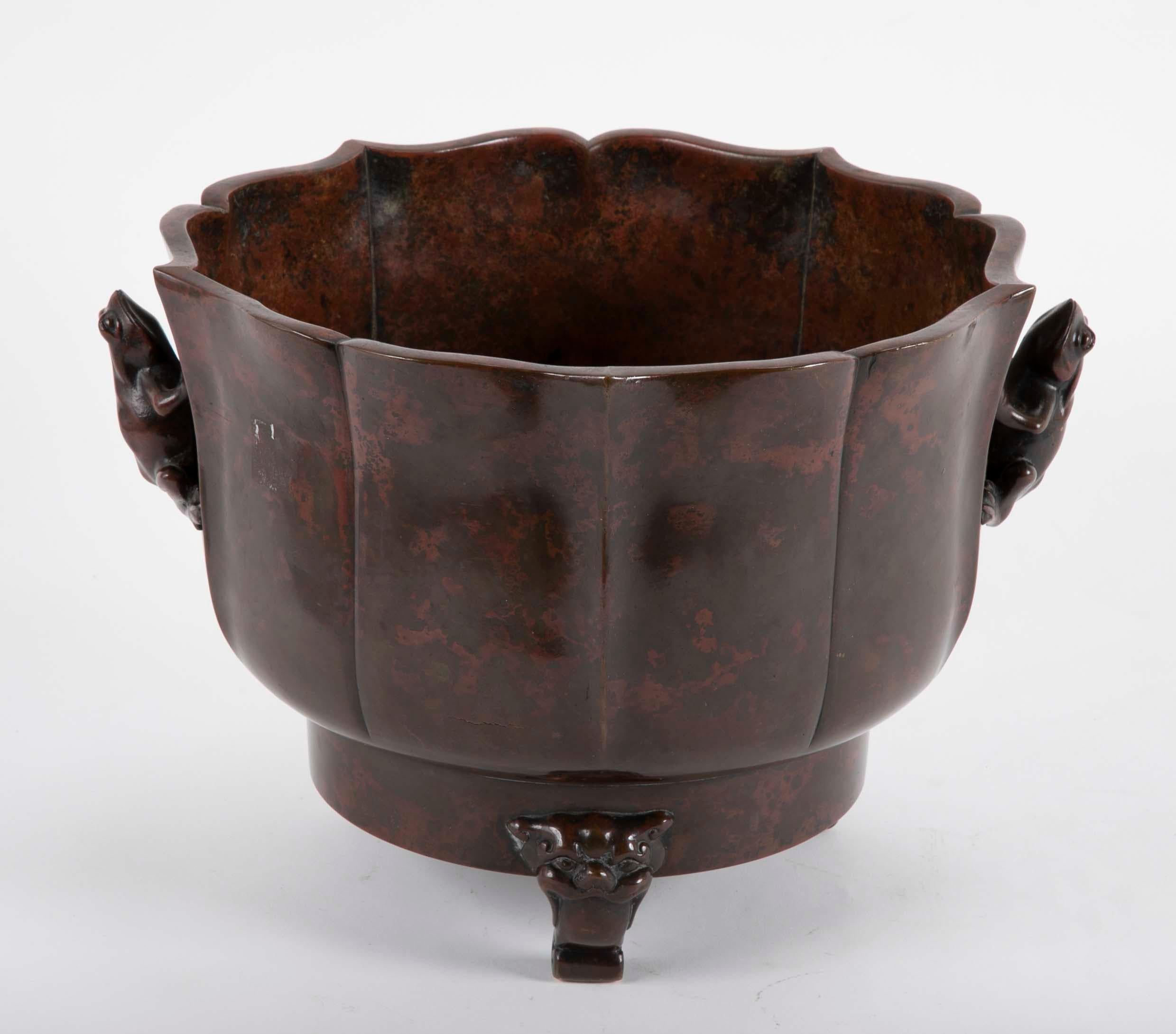 A Japanese Meiji Period Patinated Bronze Censer   In Good Condition For Sale In Stamford, CT