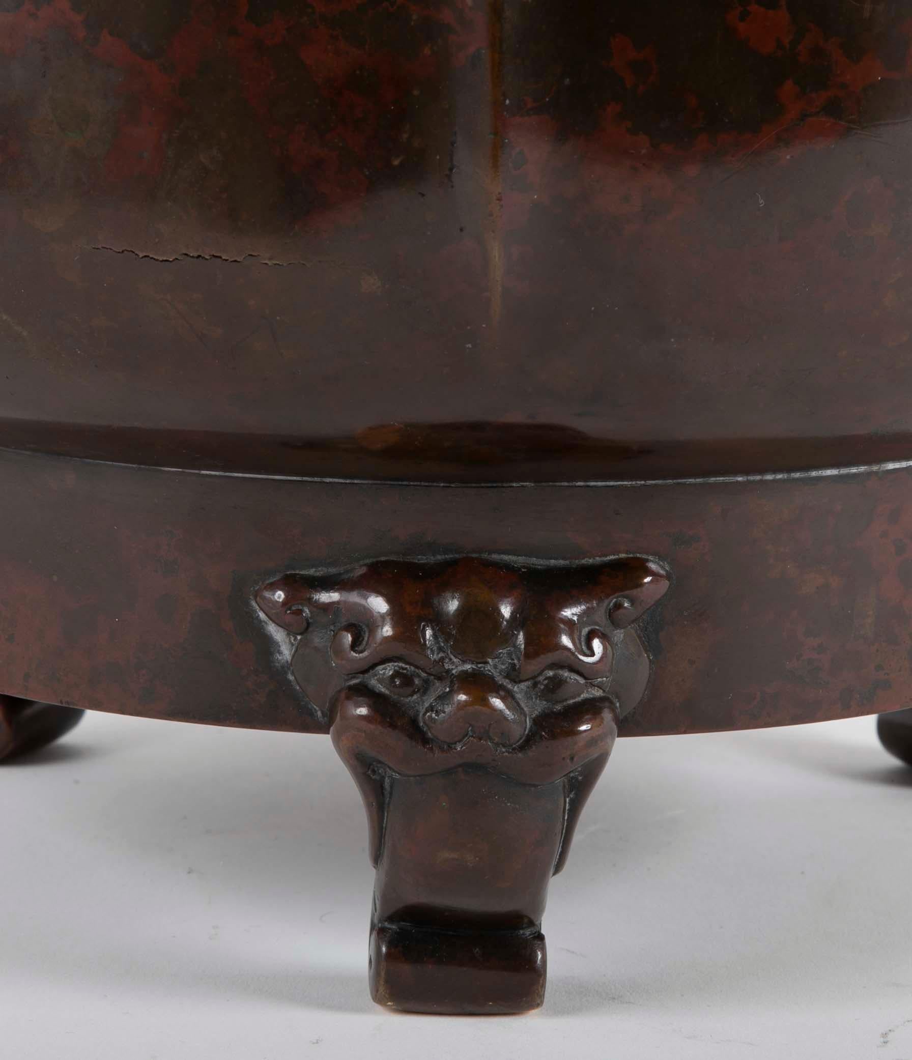 Japanischer Censer aus patinierter Bronze aus der Meiji-Periode   im Zustand „Gut“ im Angebot in Stamford, CT