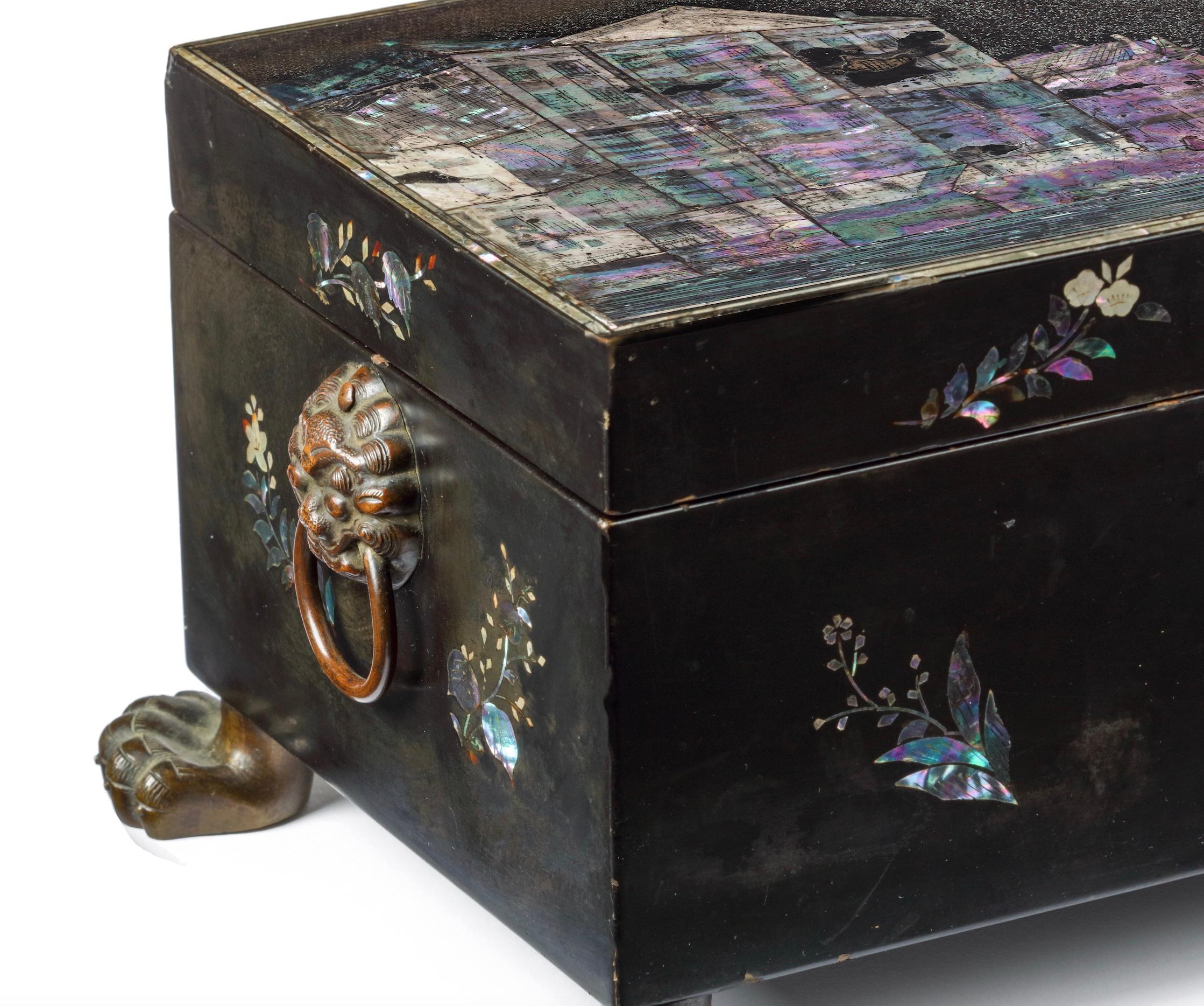 Edo Japanese Nagasaki Export Lacquer Box with Depiction of the 'Trippenhuis' For Sale