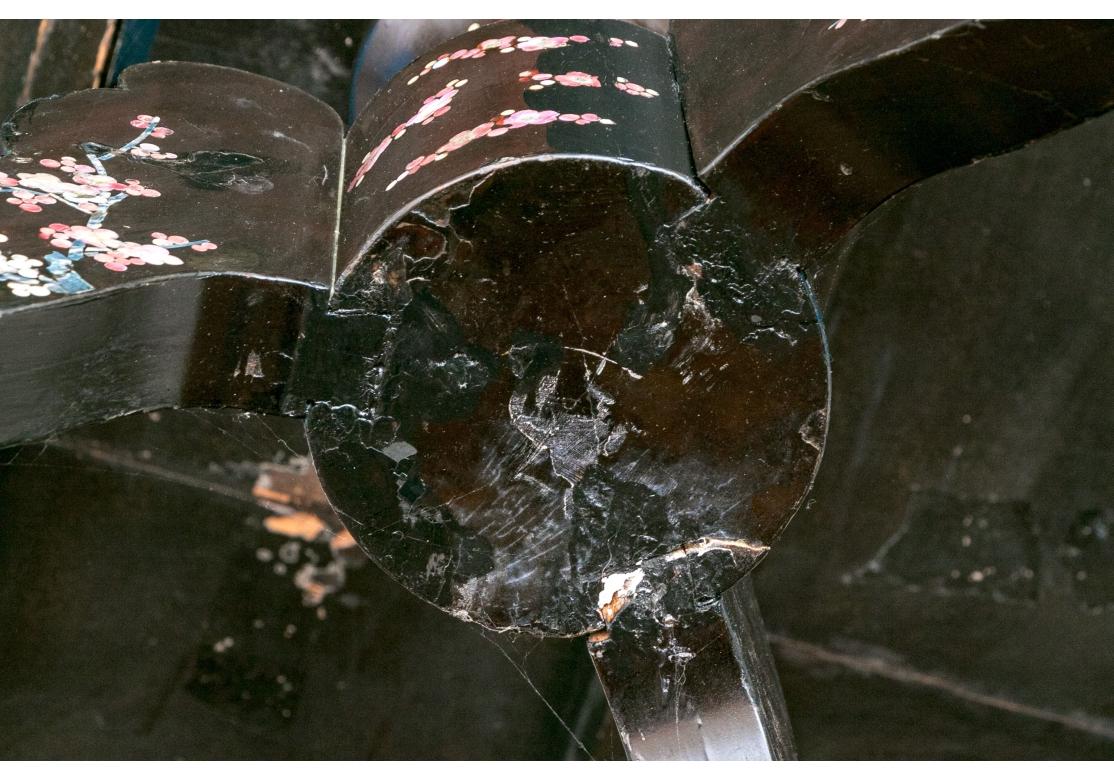 A Japanese Nagasaki Export Lacquer & Mother Of Pearl Inlaid Center Table For Sale 10