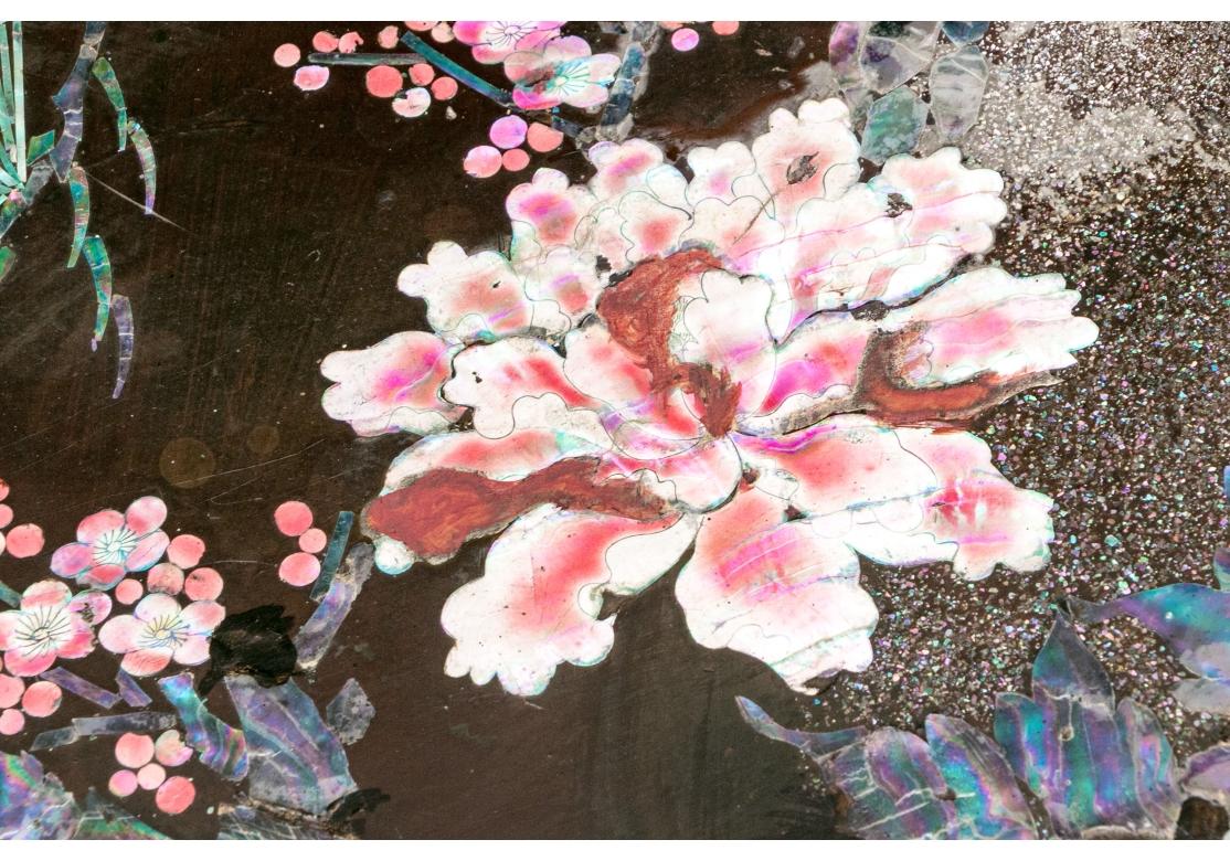 Inlay A Japanese Nagasaki Export Lacquer & Mother Of Pearl Inlaid Center Table For Sale