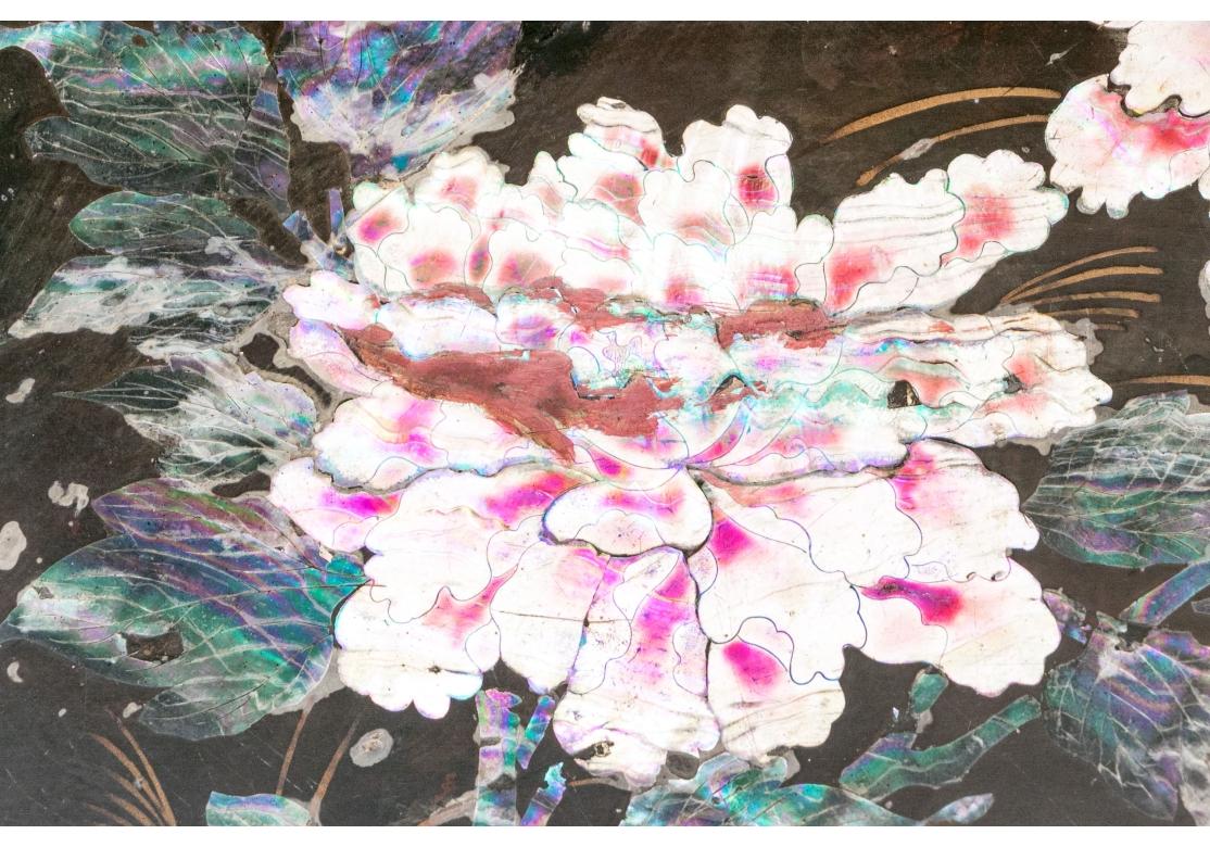 19th Century A Japanese Nagasaki Export Lacquer & Mother Of Pearl Inlaid Center Table For Sale