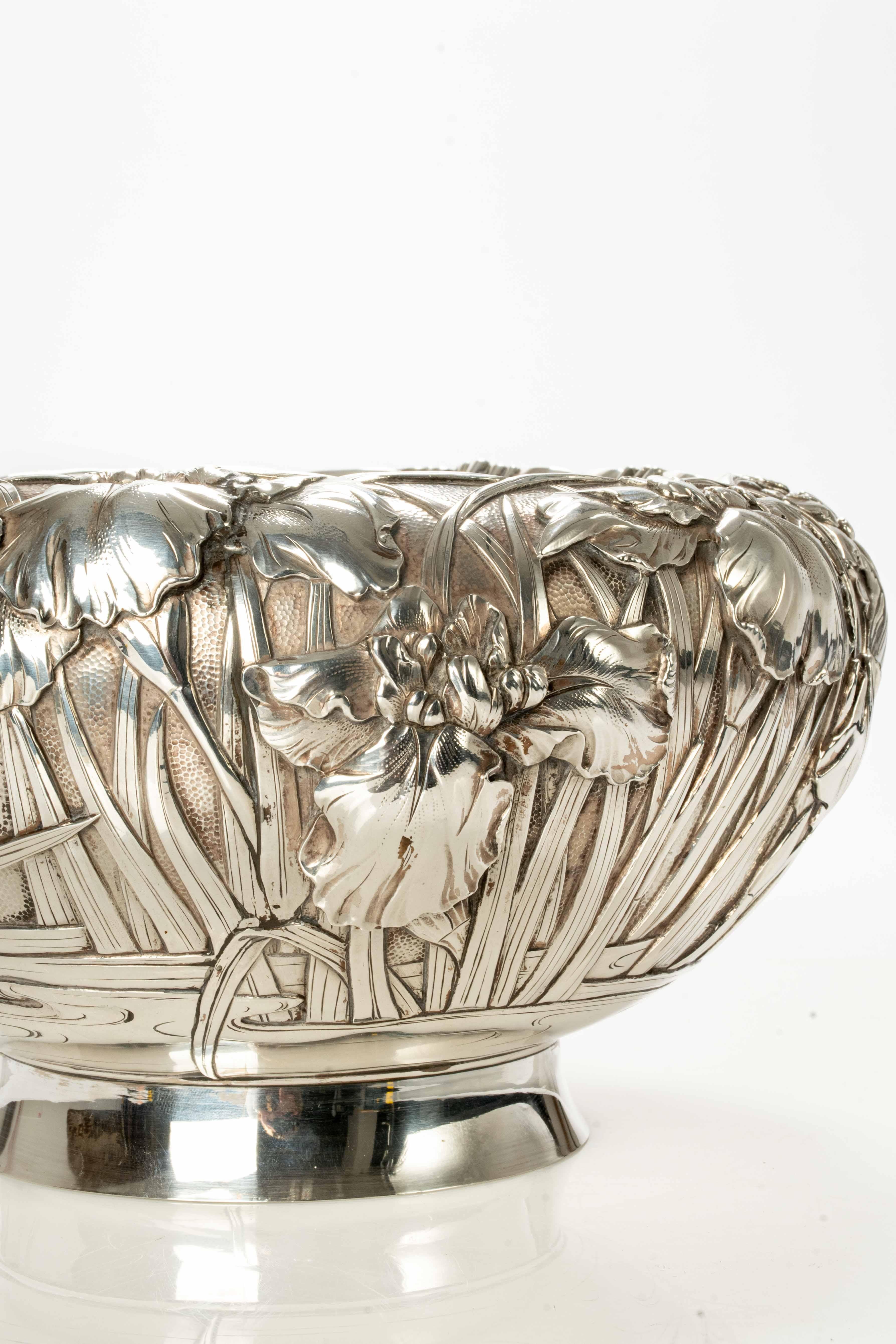 A Japanese refined silver Junjin bowl  In Excellent Condition For Sale In Milano, IT