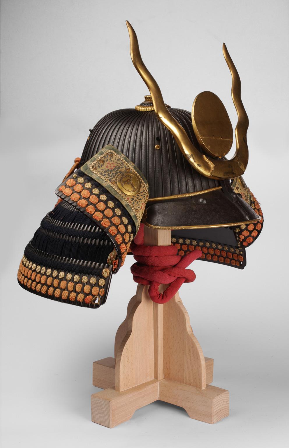 A Japanese Samurai Armor with riveted cuirass, Juyo Katchū, 18th century 3