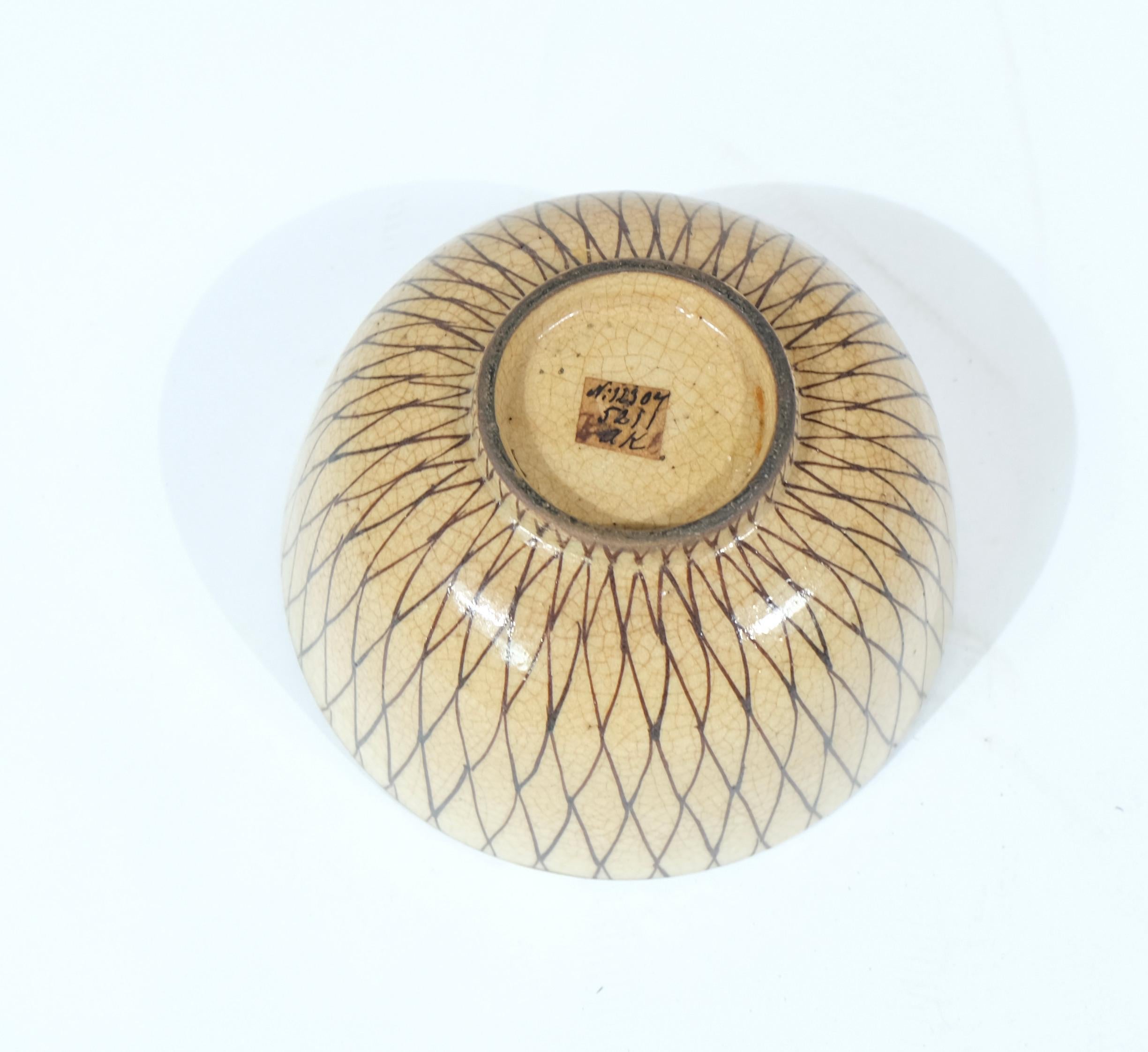 Eine japanische Teabowl, auch Chawan genannt. Ende 19. Jh. (Keramik) im Angebot