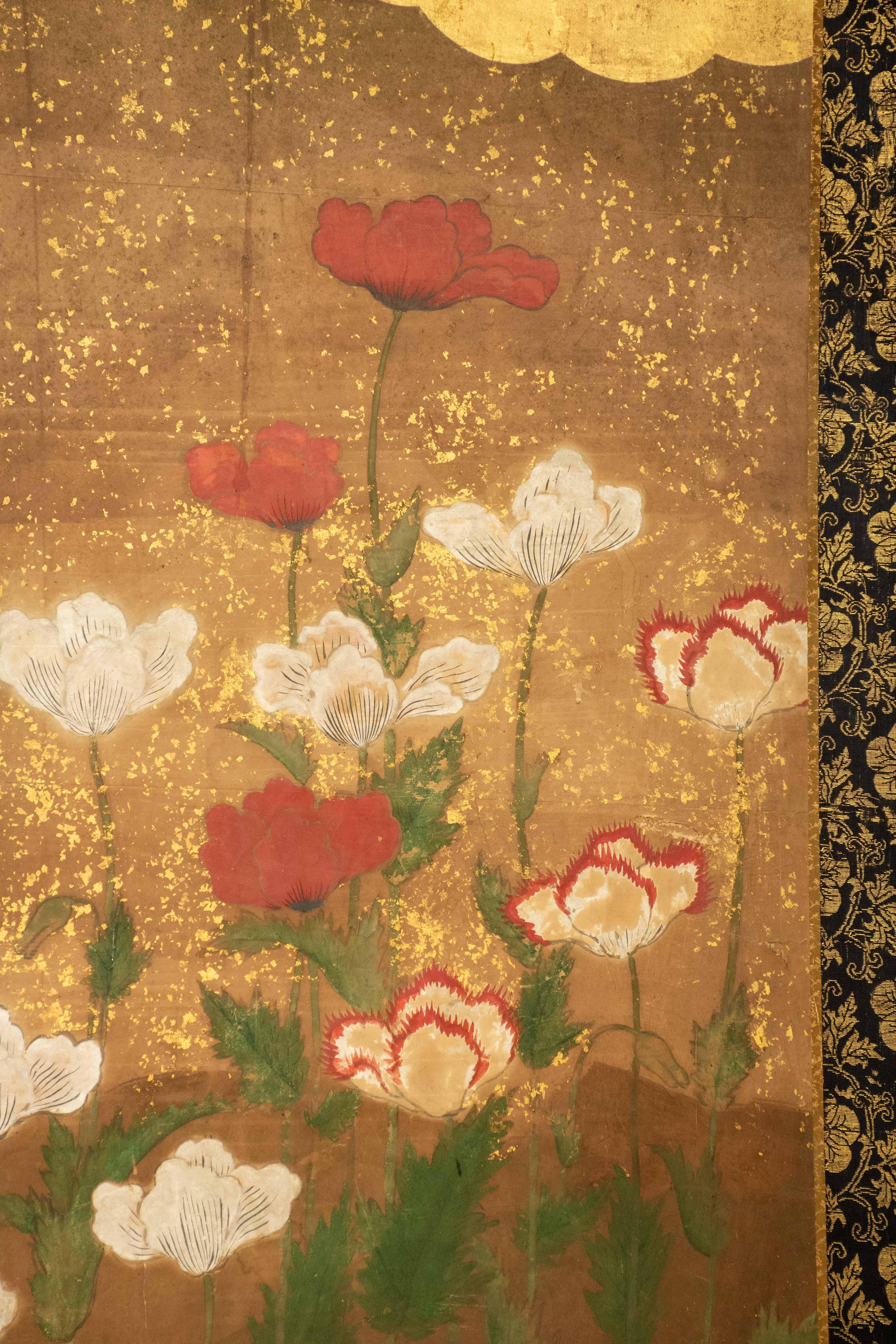 Foglia d’oro A Japanese Two-panel Gold-leaf Screen With Poppies, Rinpa School in vendita