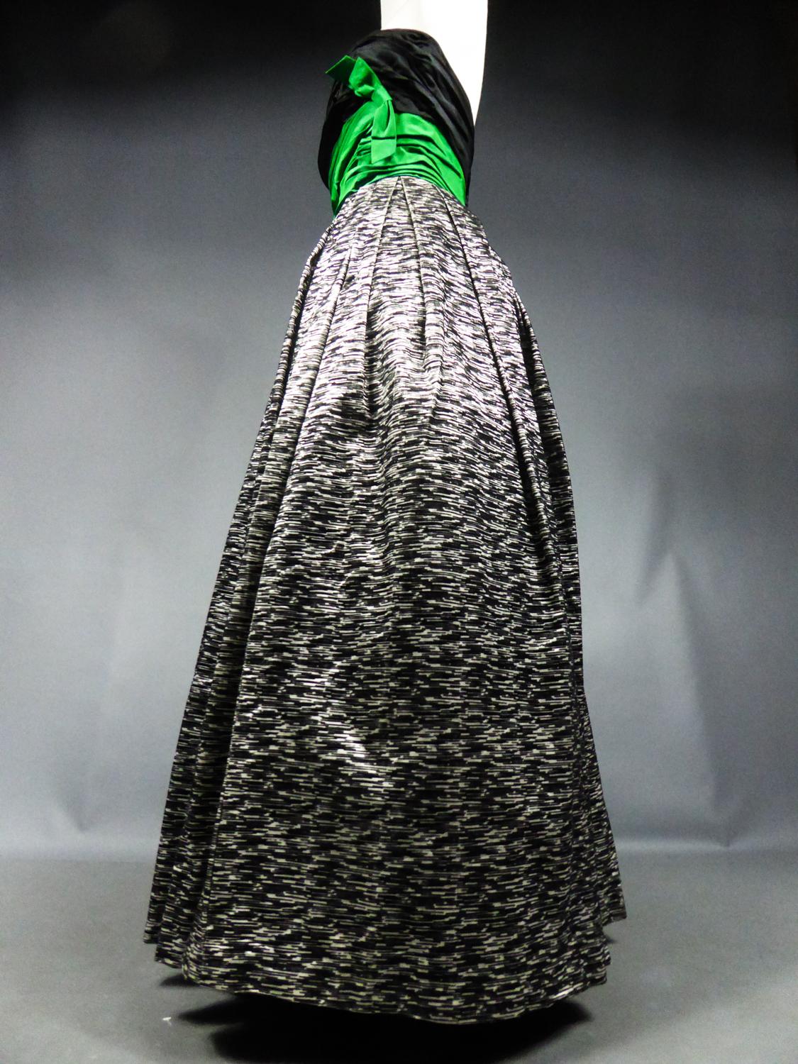 A Jean Allen Evening Taffeta and Velvet Gown - London Circa 1955/1960 For Sale 4