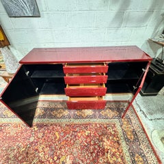 Un Jean Claude Mahey Wood laqué rouge