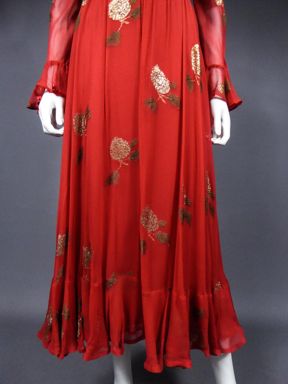 A Jean Patou French Couture Dress Numbered 98427 in Lamé Crepe Collection 1974 In Excellent Condition For Sale In Toulon, FR