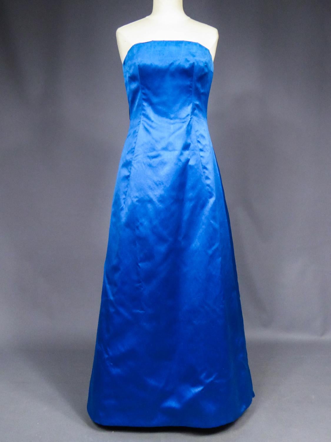 A Jean Patou/Karl Lagerfeld Couture Blue Satin Evening Dress Circa 1959/1962 In Good Condition In Toulon, FR