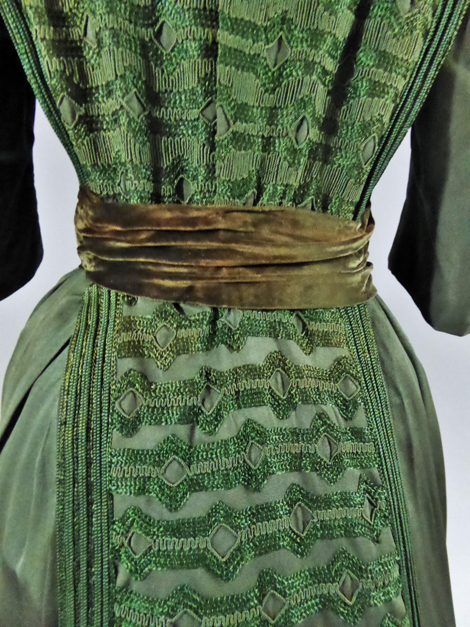 A Jean-Philippe Worth French Couture Edwardian Gown Circa 1905 In Good Condition In Toulon, FR