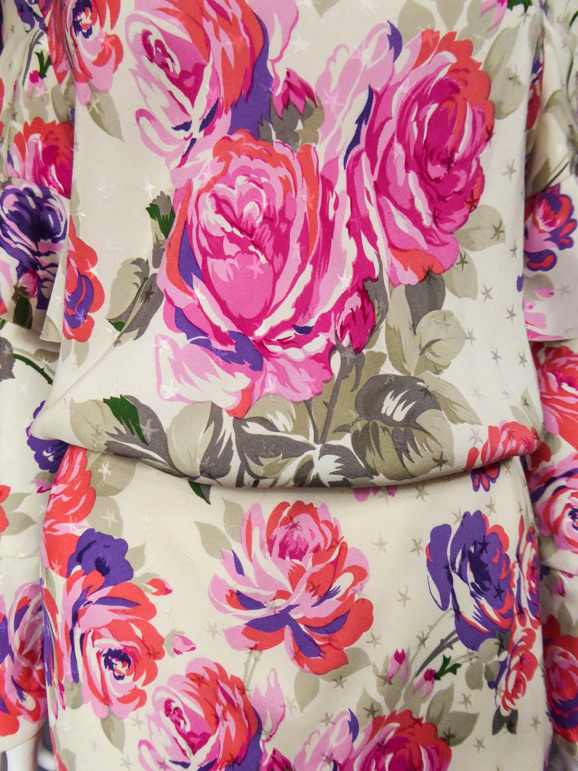 Ein Jeanne Lanvin Couture Kleid aus bedruckter Seide mit passenden Manschetten, CIRCA 1985 im Zustand „Gut“ im Angebot in Toulon, FR