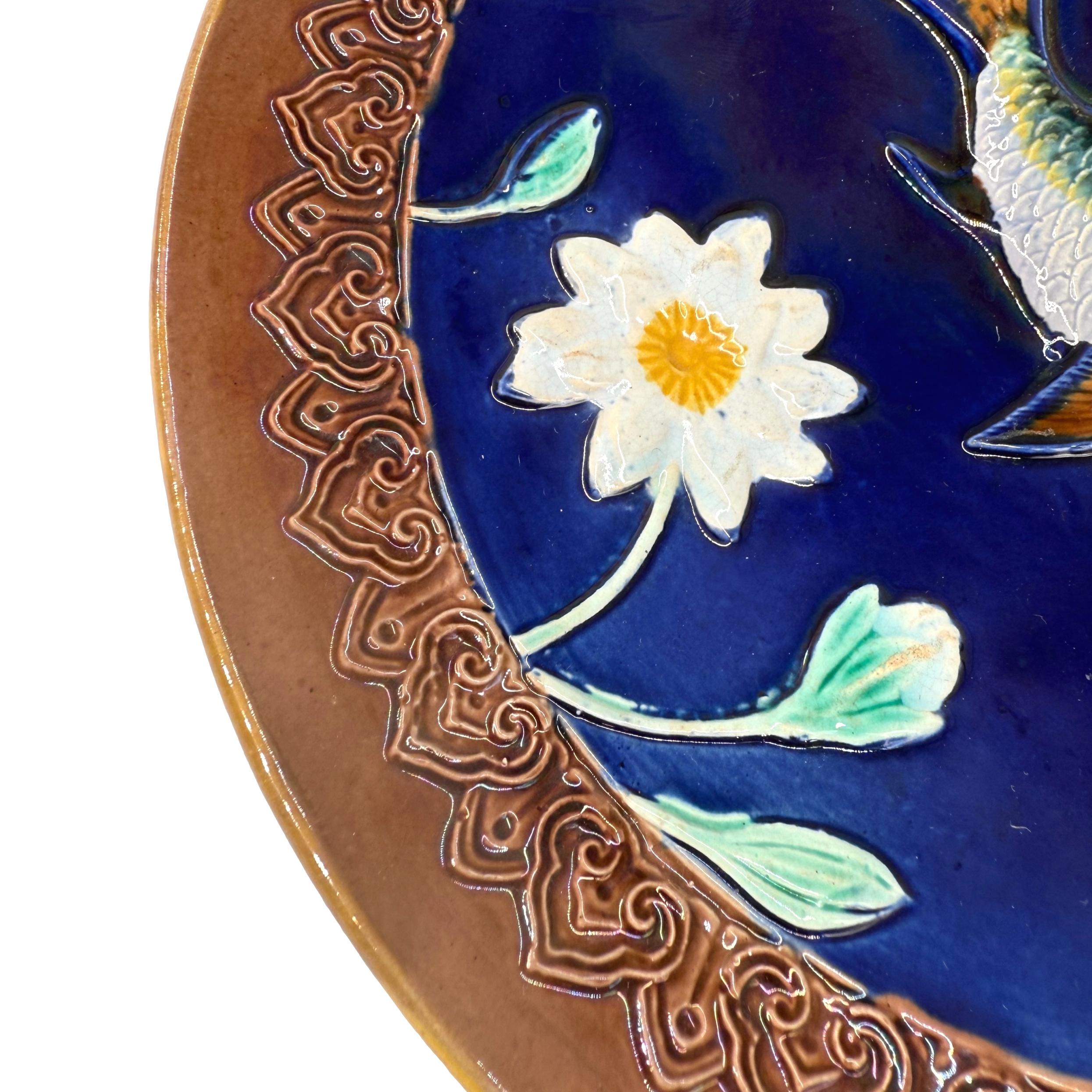 Inglese Piatto a forma di pesce in maiolica blu cobalto di Joseph Holdcroft, inglese, 1880 ca. in vendita