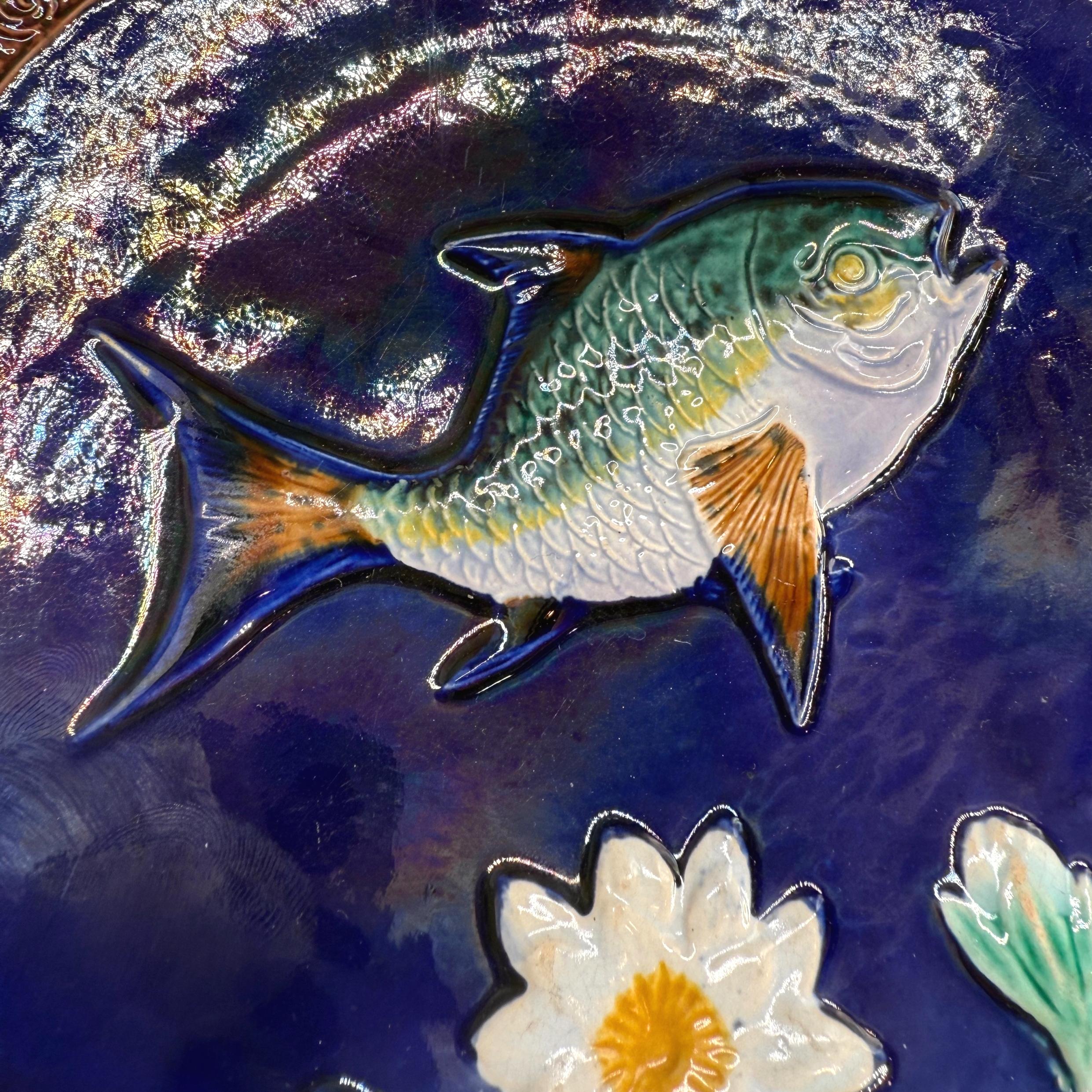 Stampato Piatto a forma di pesce in maiolica blu cobalto di Joseph Holdcroft, inglese, 1880 ca. in vendita