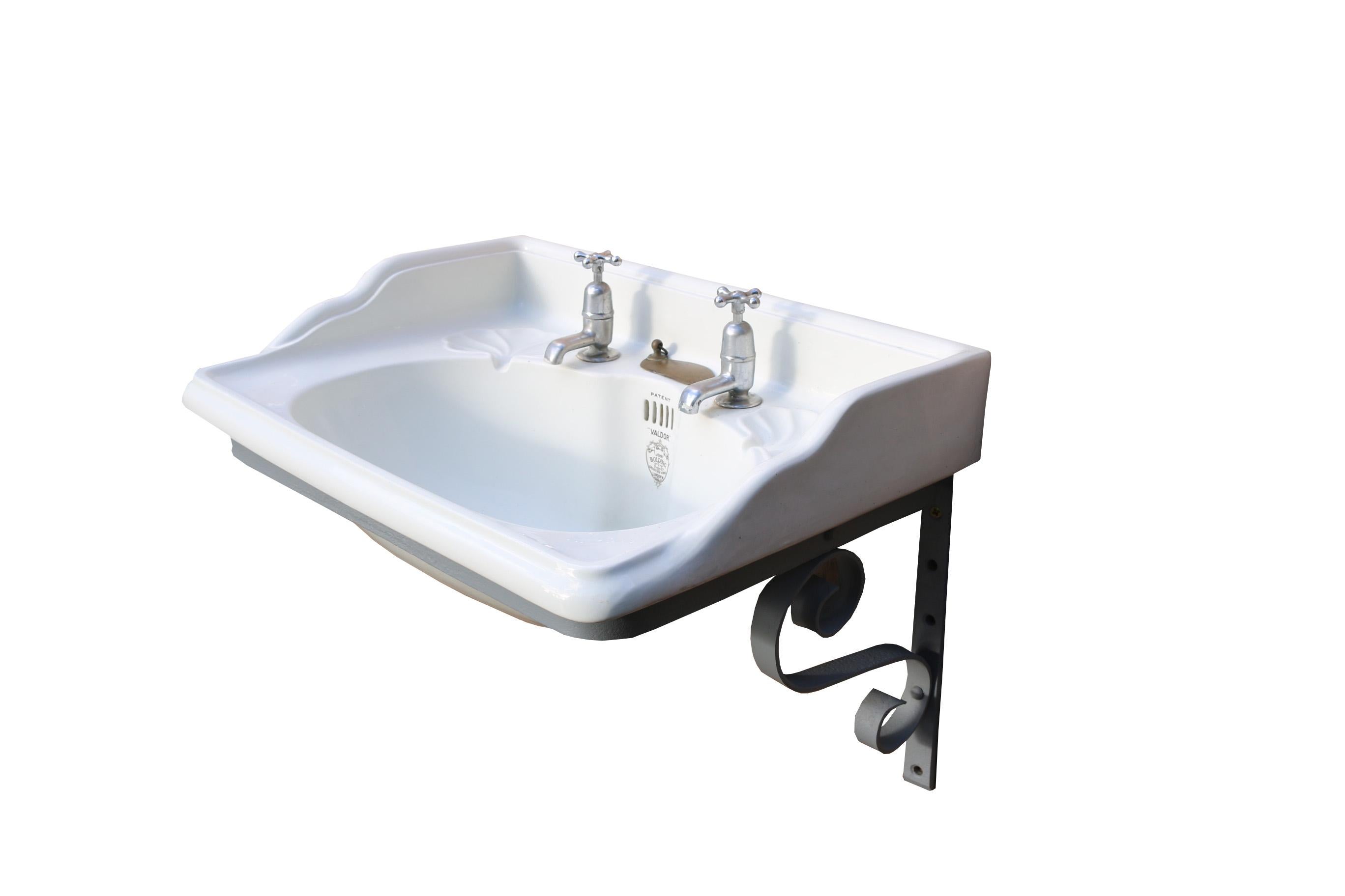 wall mount sink bracket