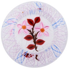 Papierbeschwerer mit Lampenschmuck-Blumen mit Latticino-Overlay von John Deacons, 2005