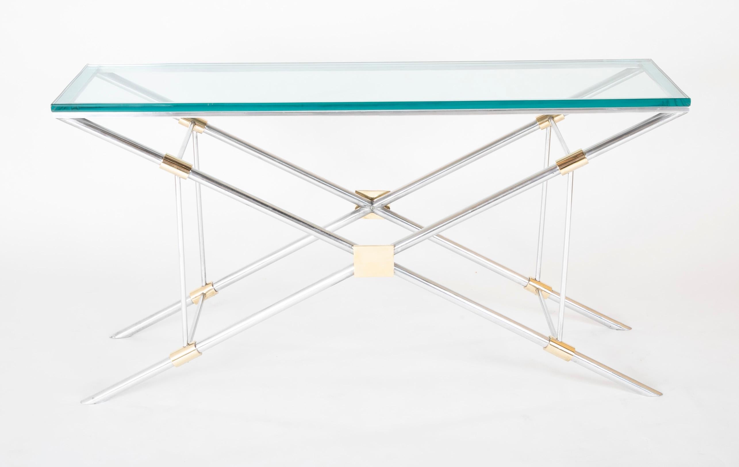 Mid-Century Modern Table console John Vesey en aluminium, verre et laiton en vente